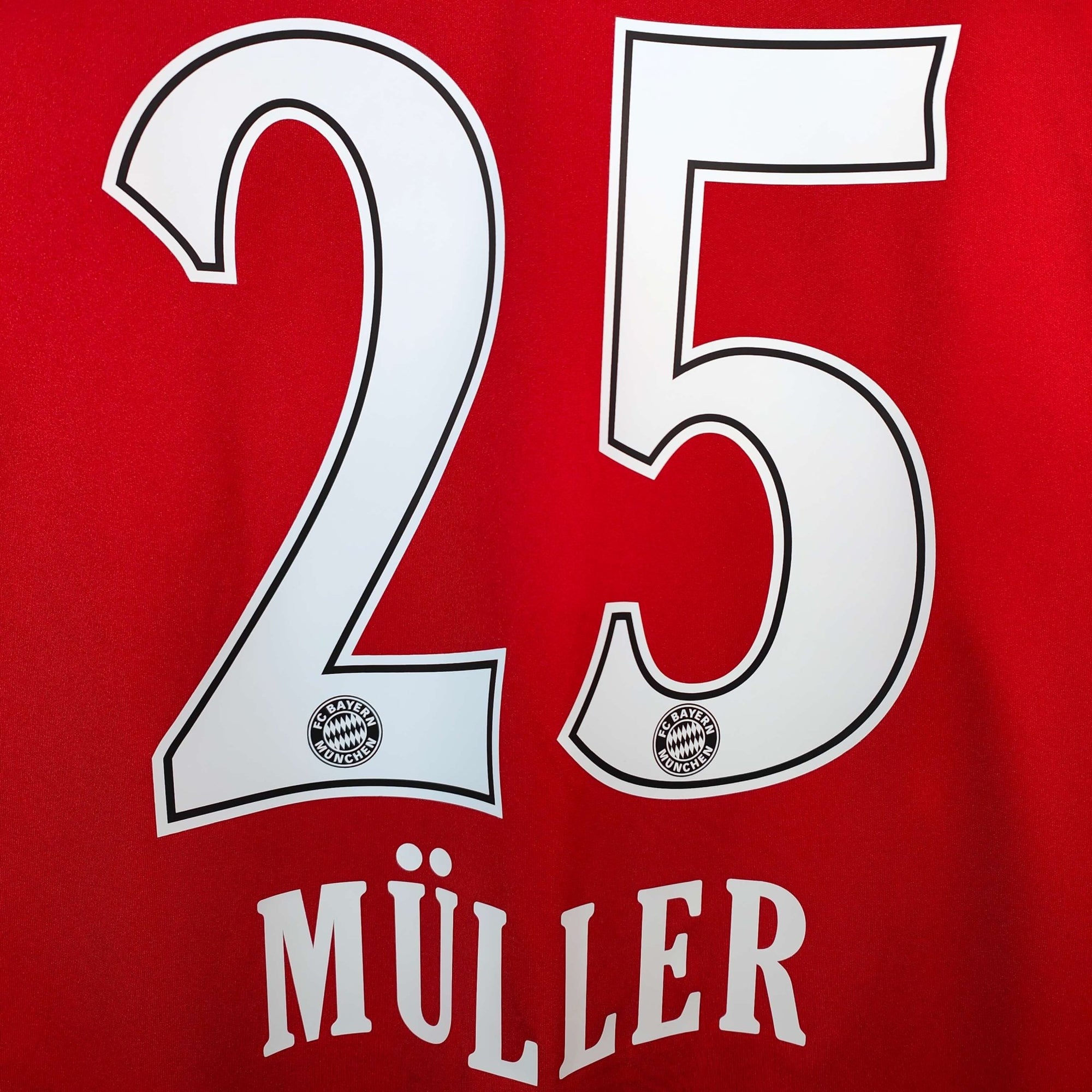 2010 - 11 Bayern Munich Home Shirt Muller 25 - 8/10 - (XL) - Eternal Pitch