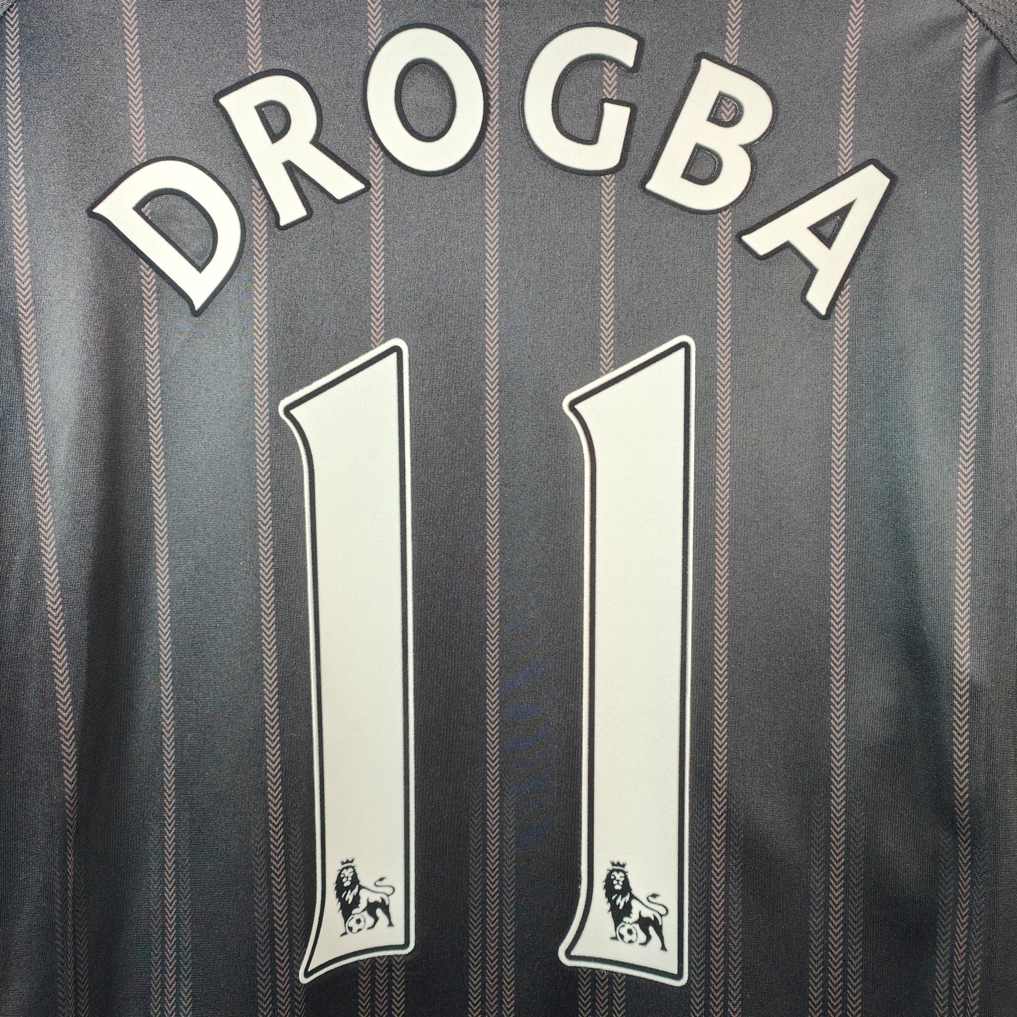 2010 - 11 Chelsea Away LS Shirt Drogba 11 (L) - Eternal Pitch