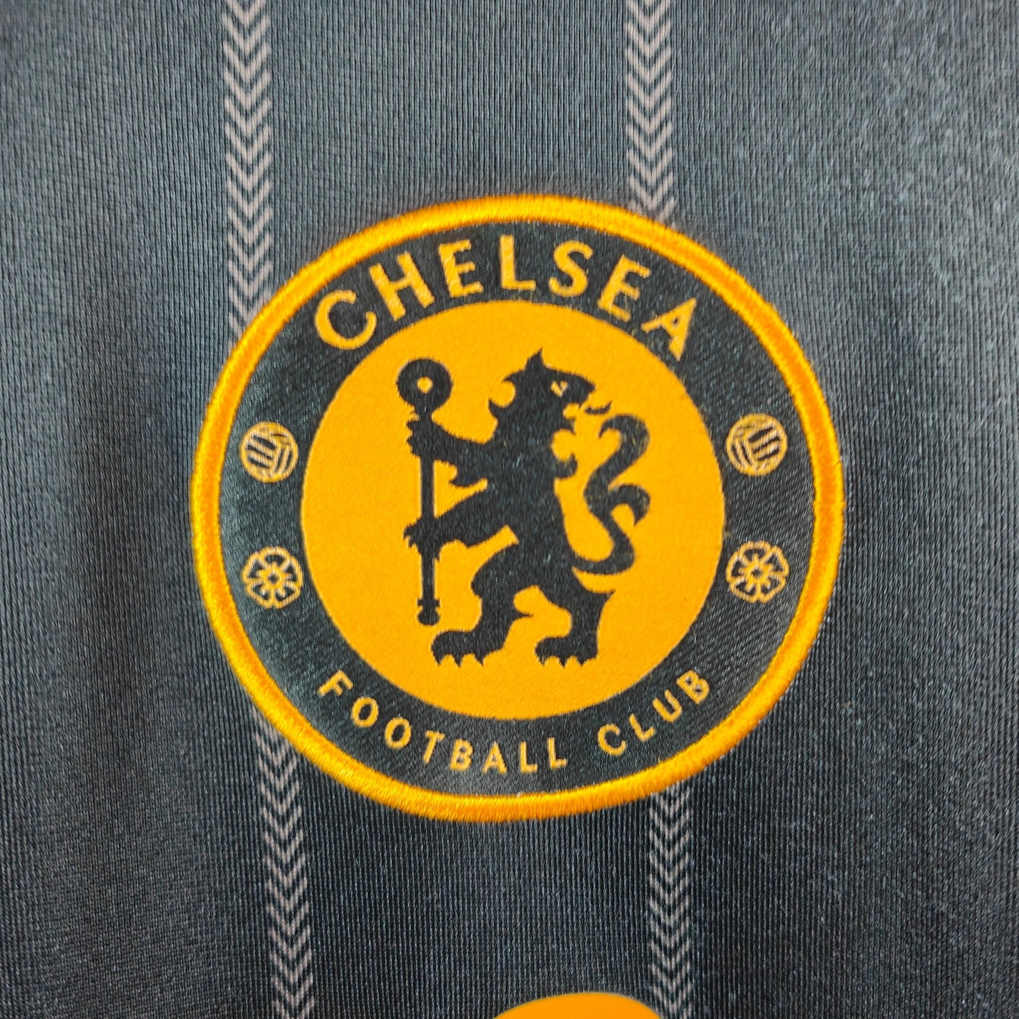 2010 - 11 Chelsea Away LS Shirt Drogba 11 (L) - Eternal Pitch