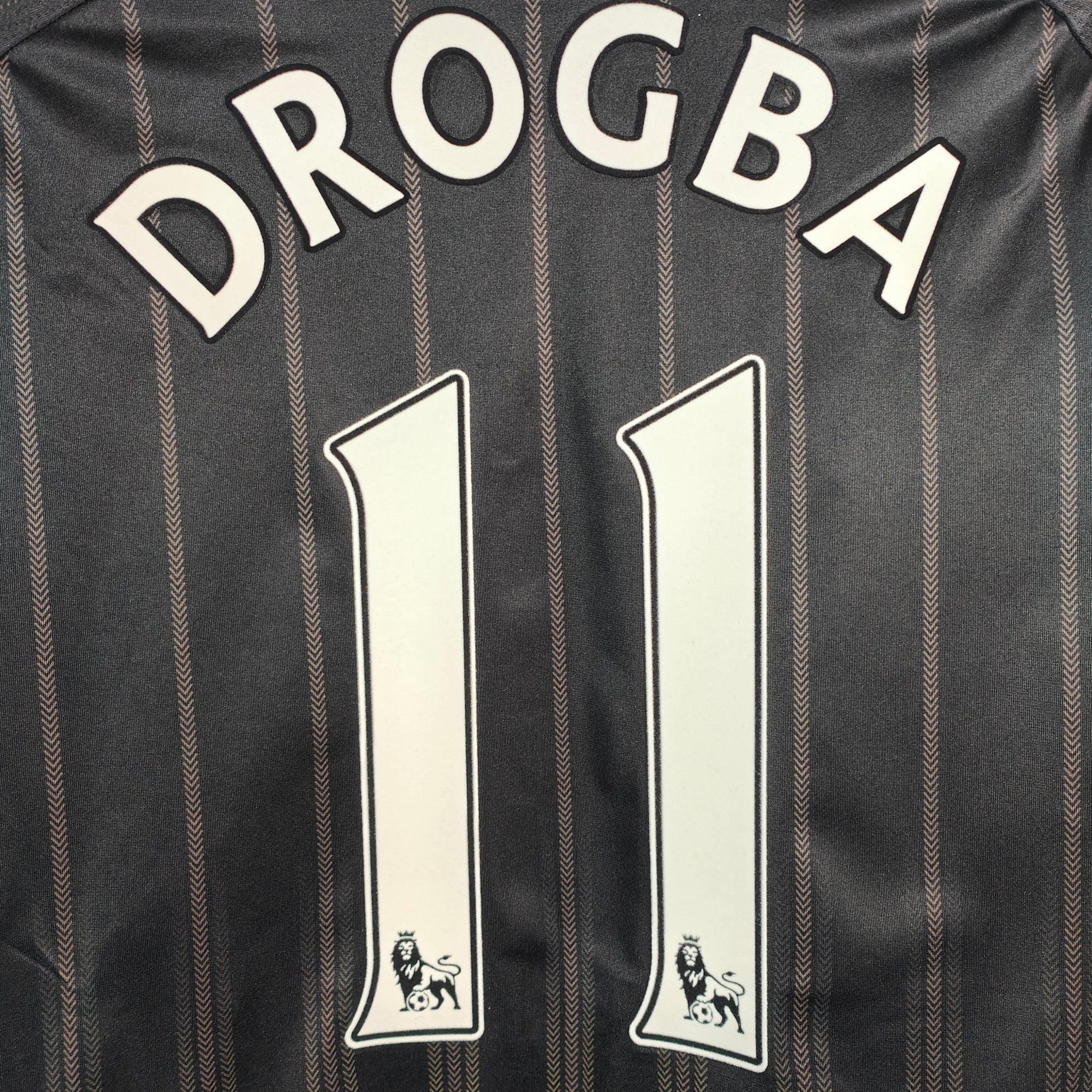 2010 - 11 Chelsea Away Shirt Drogba 11 - 8.5/10 - (L) - Eternal Pitch