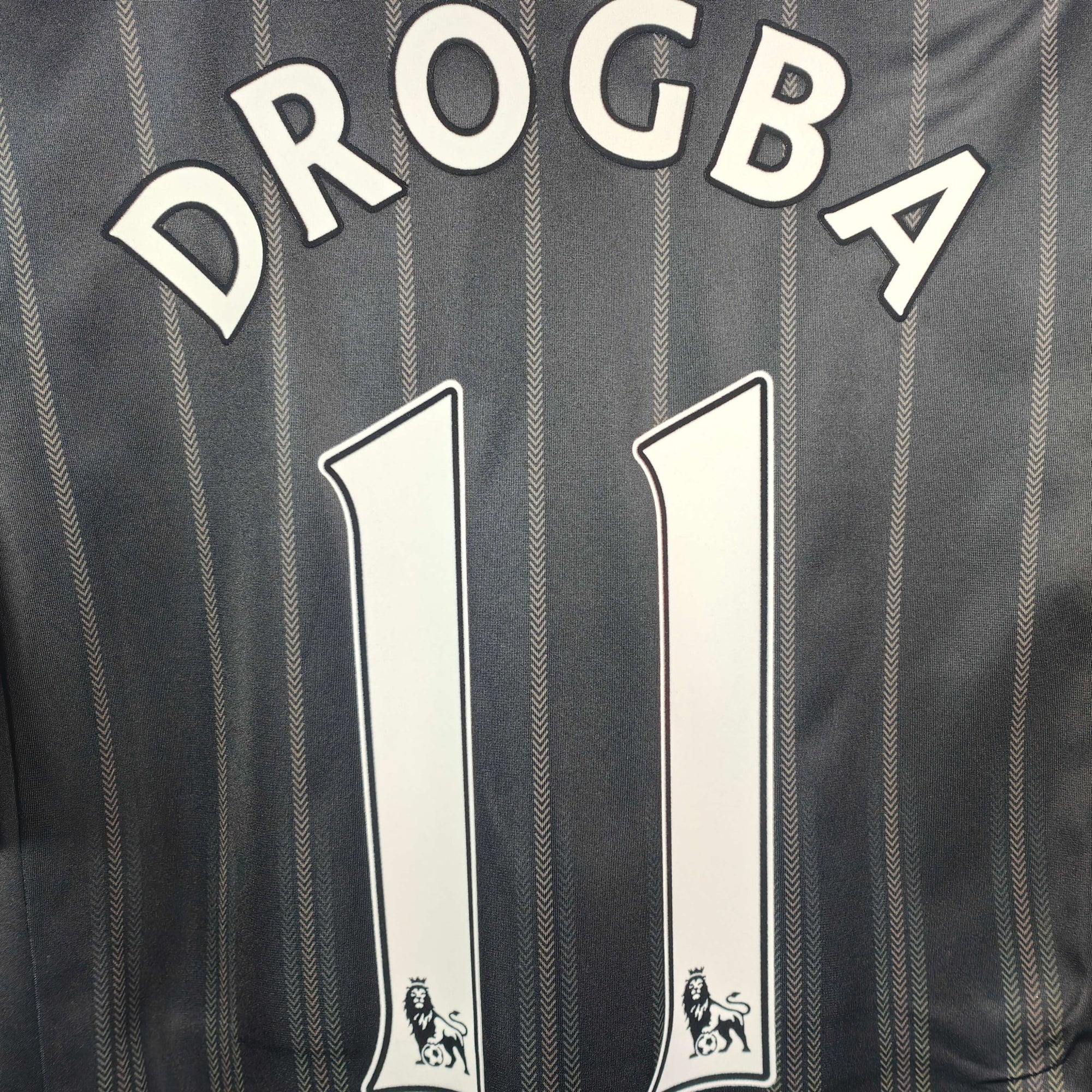 2010 - 11 Chelsea Away Shirt Drogba 11 - 9/10 - (M) - Eternal Pitch