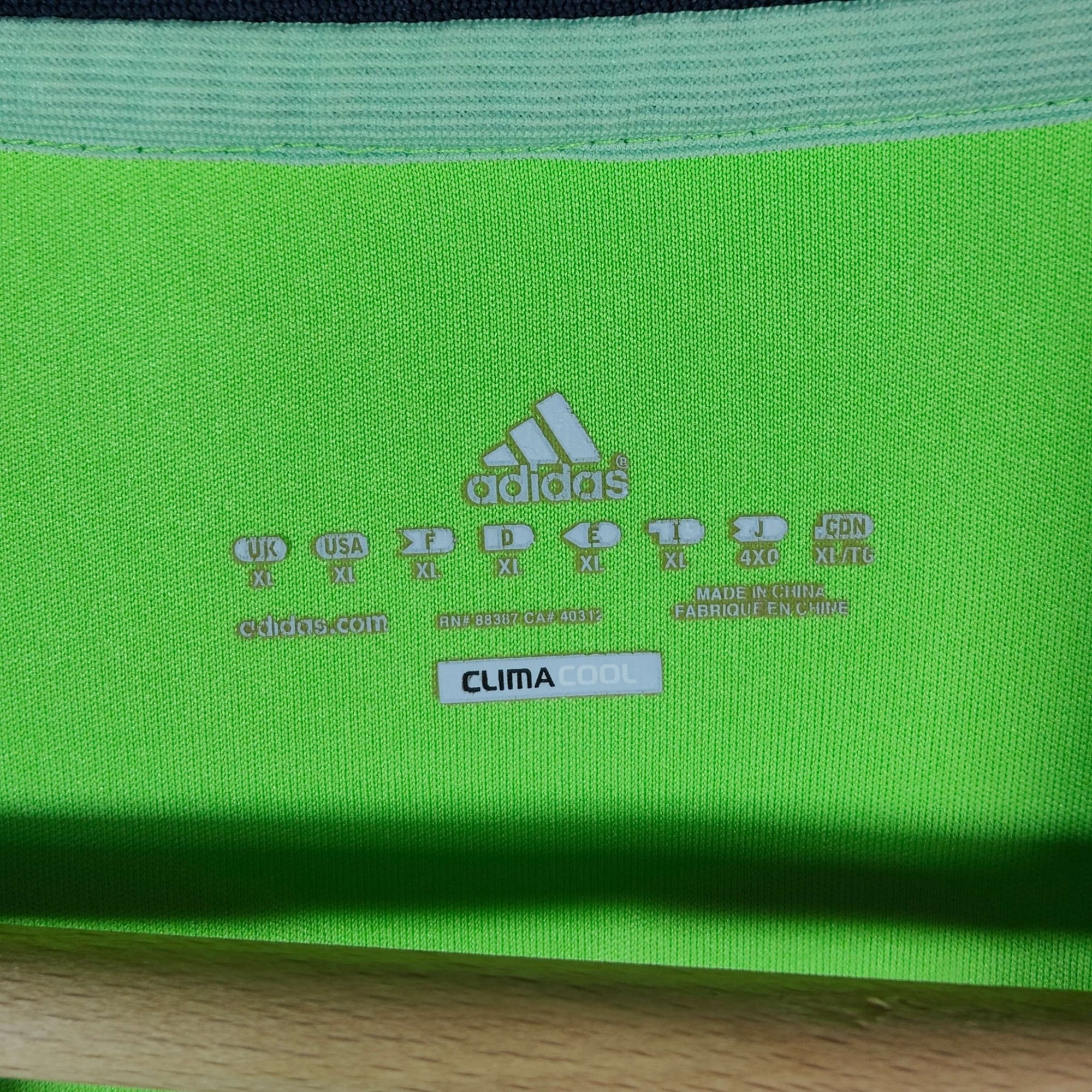 2010 - 11 Chelsea Third Shirt Drogba 11 - 9/10 - (XL) - Eternal Pitch