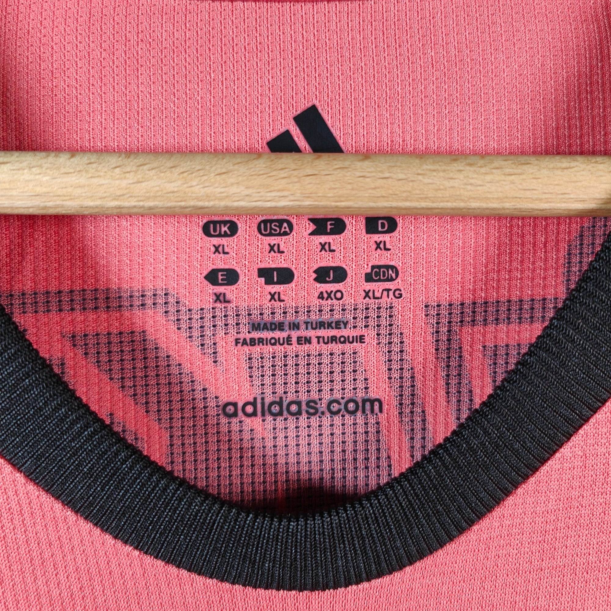 2010 - 11 Galatasaray Third Shirt Kewell 99 (XL) - Eternal Pitch