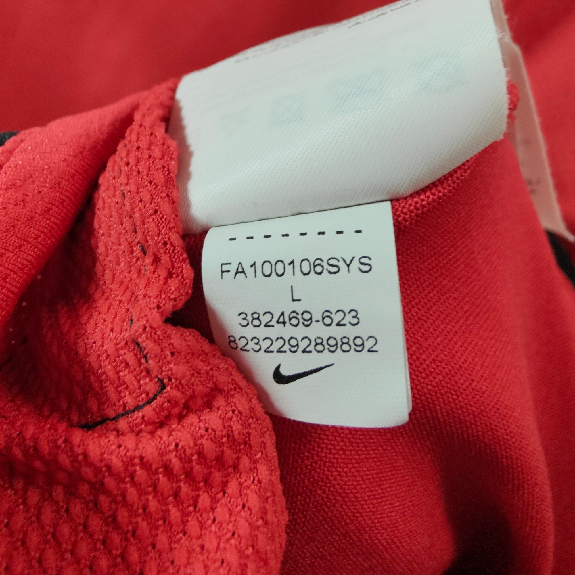 2010 - 11 Manchester United Home Shirt Giggs 11 (L) - Eternal Pitch