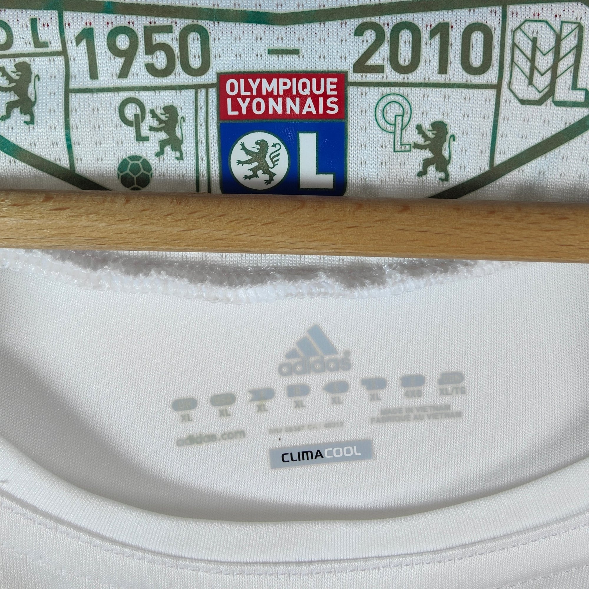 2010 - 11 Olympique Lyon Home Shirt - 9/10 - (XL) - Eternal Pitch