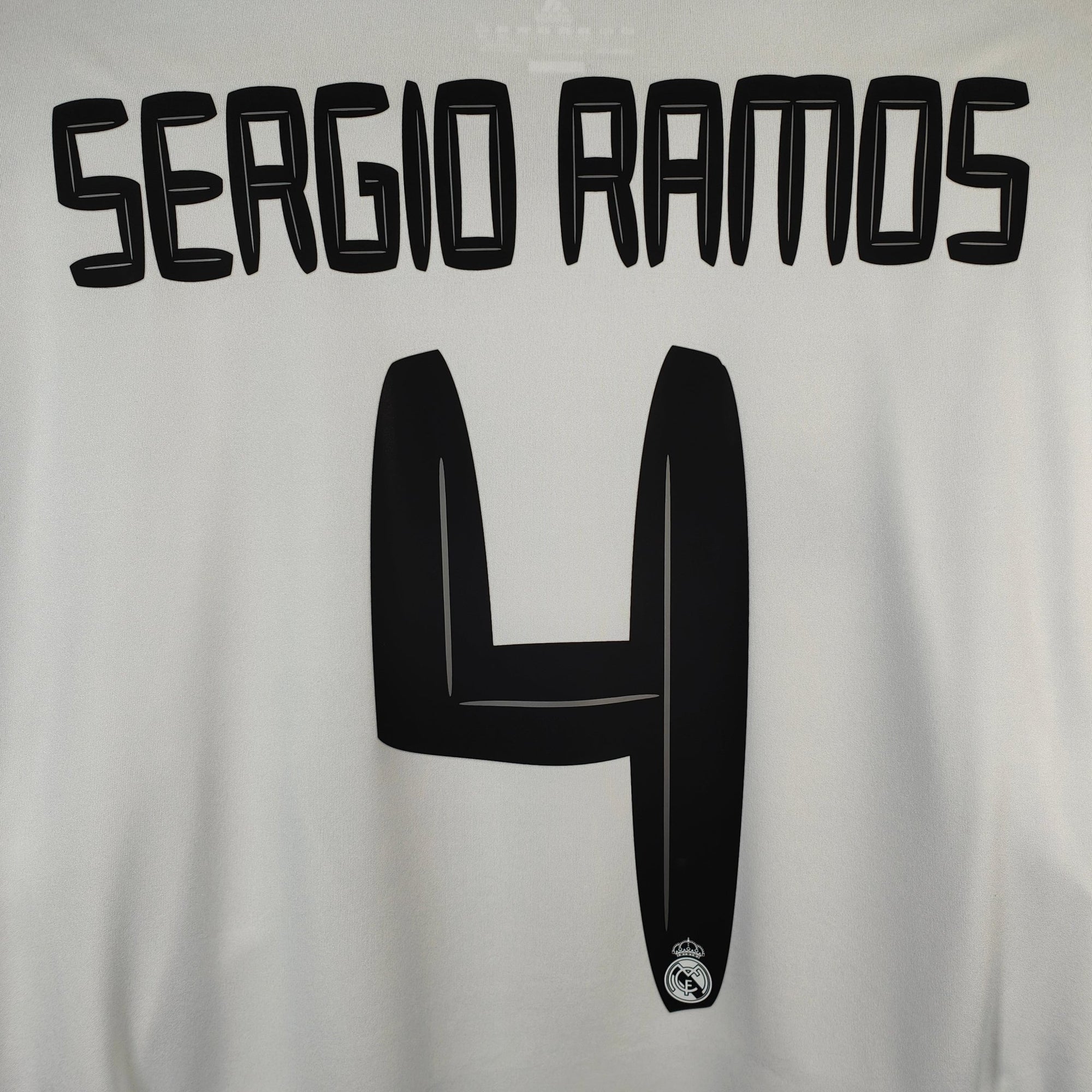 2010 - 11 Real Madrid Home Shirt Sergio Ramos 4 - 9.5/10 - (L) - Eternal Pitch