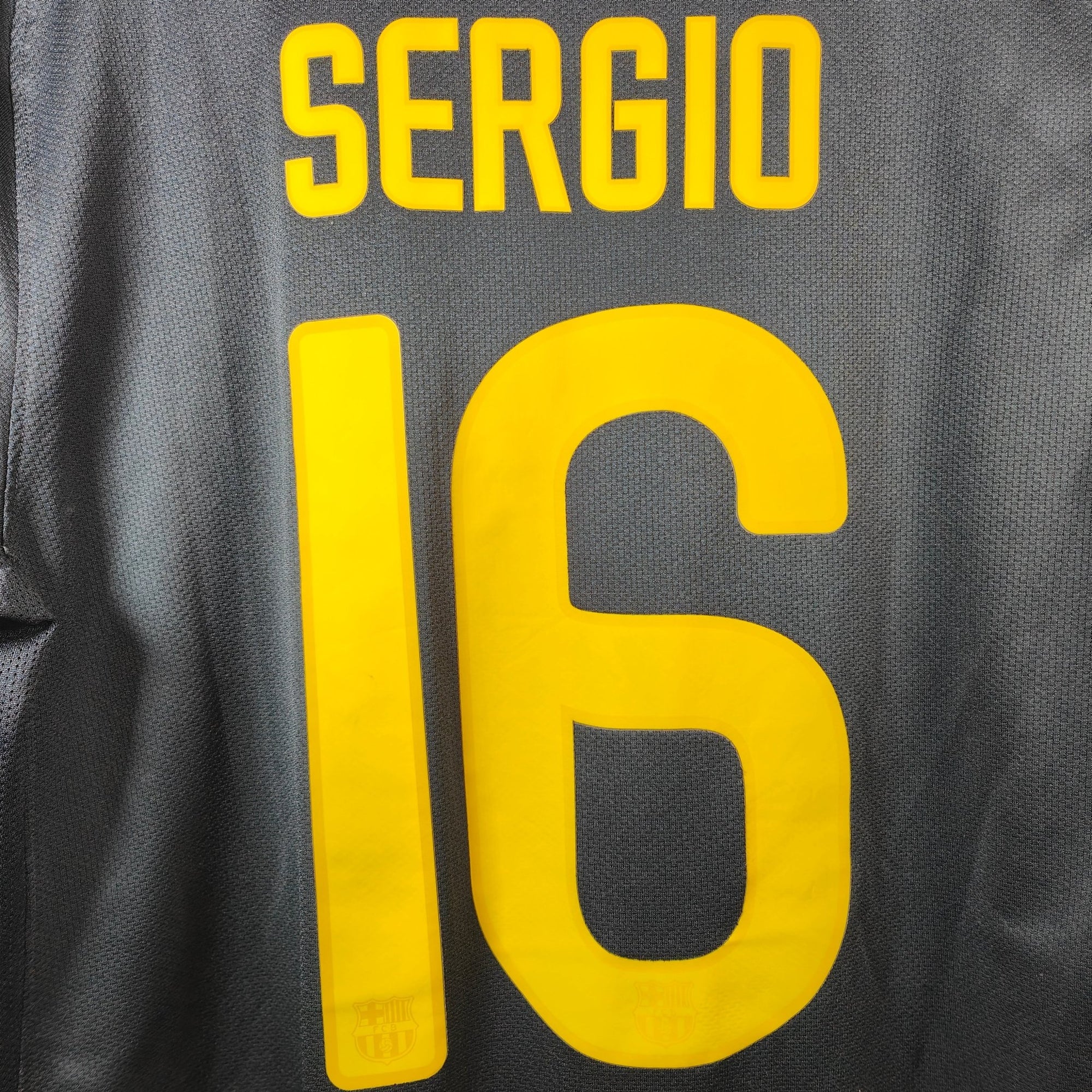 2011 - 12 FC Barcelona LS Away Shirt Sergio 16 - 8.5/10 - (M) - Eternal Pitch