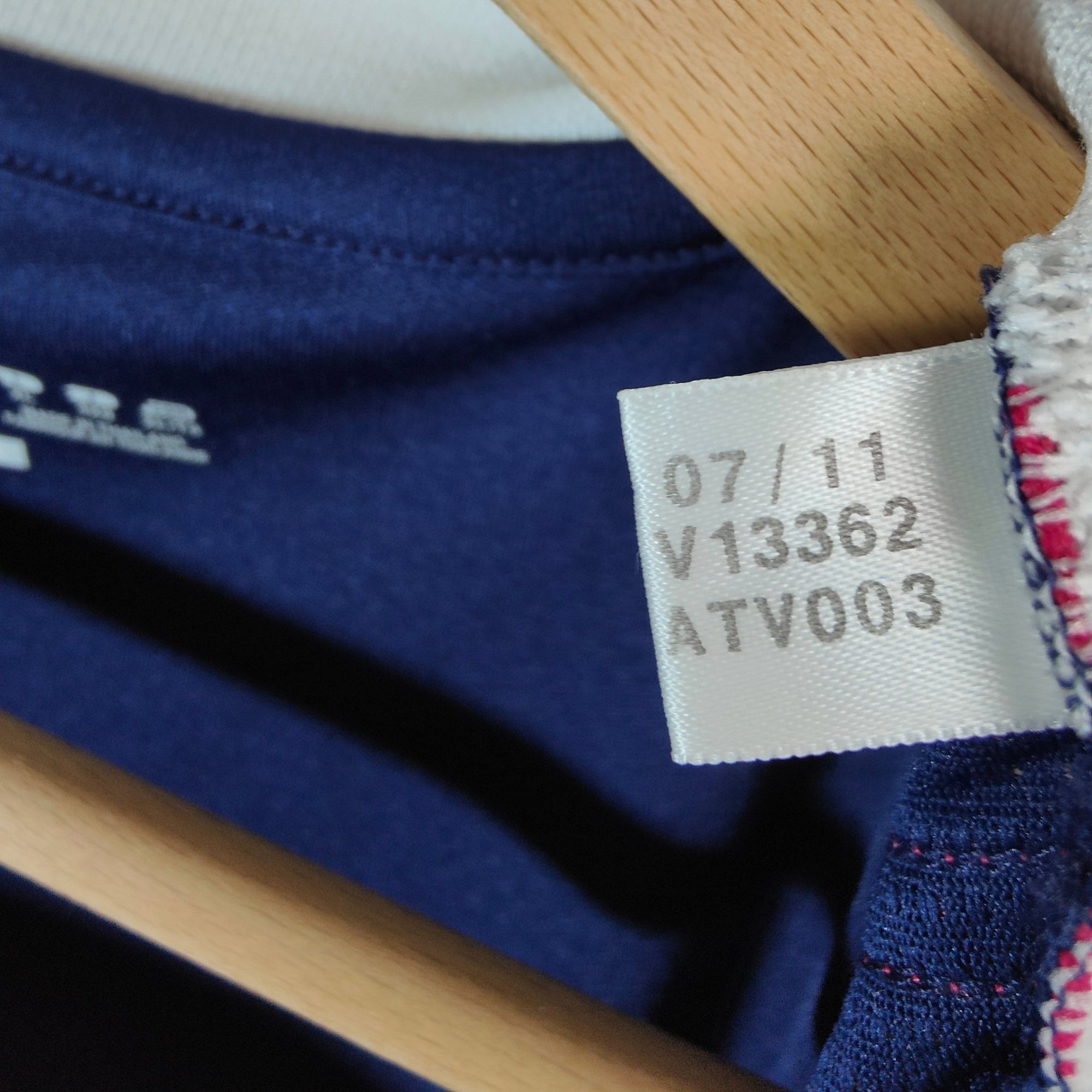 2011 - 12 Olympique Lyon Away Shirt - 9.5/10 - (XL) - Eternal Pitch