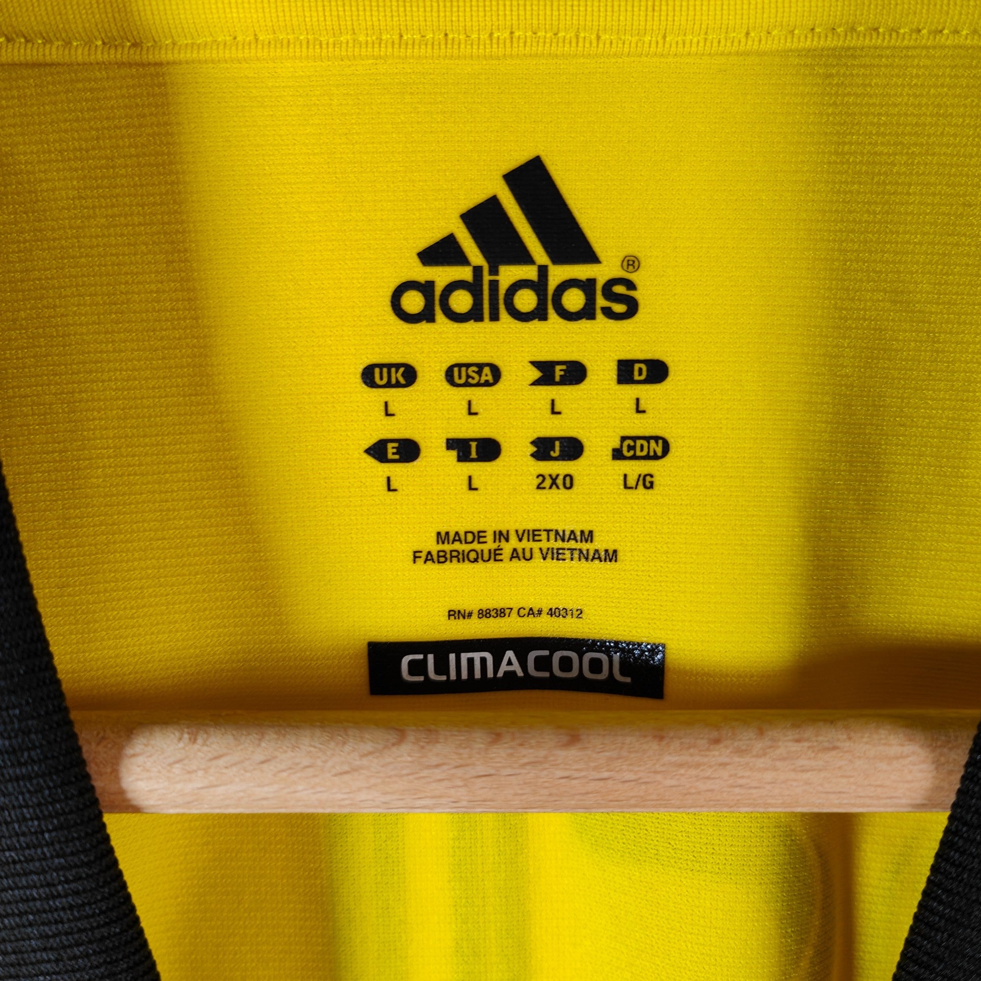 2011 - 12 Real Madrid GK Shirt Casillas 1 (L) - Eternal Pitch