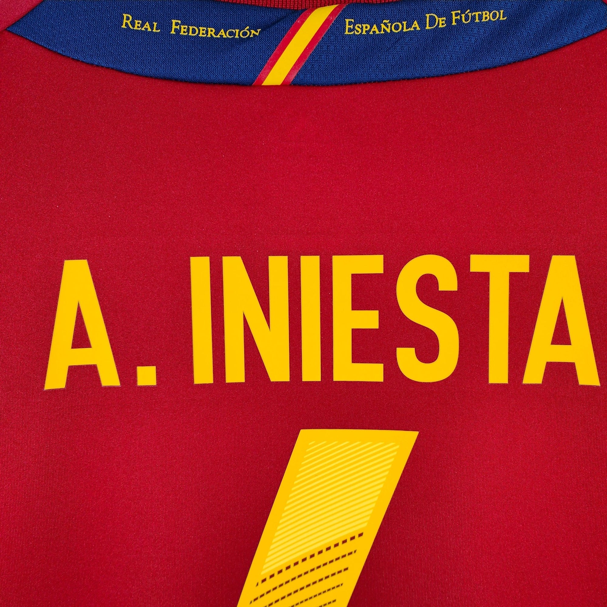 2011 - 12 Spain Home Shirt Iniesta 6 - 9/10 - (XL) - Eternal Pitch