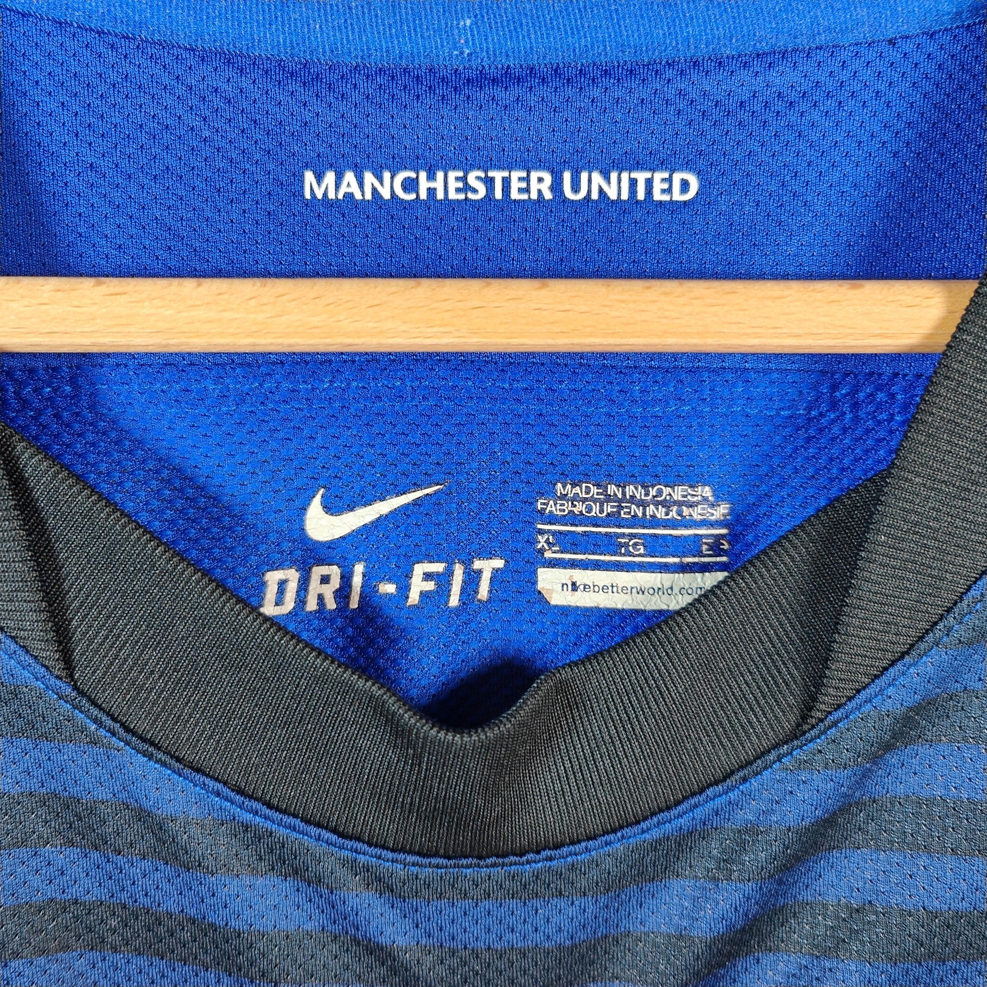 2011 - 13 Manchester United Away Shirt Nani 13 (XL) - Eternal Pitch