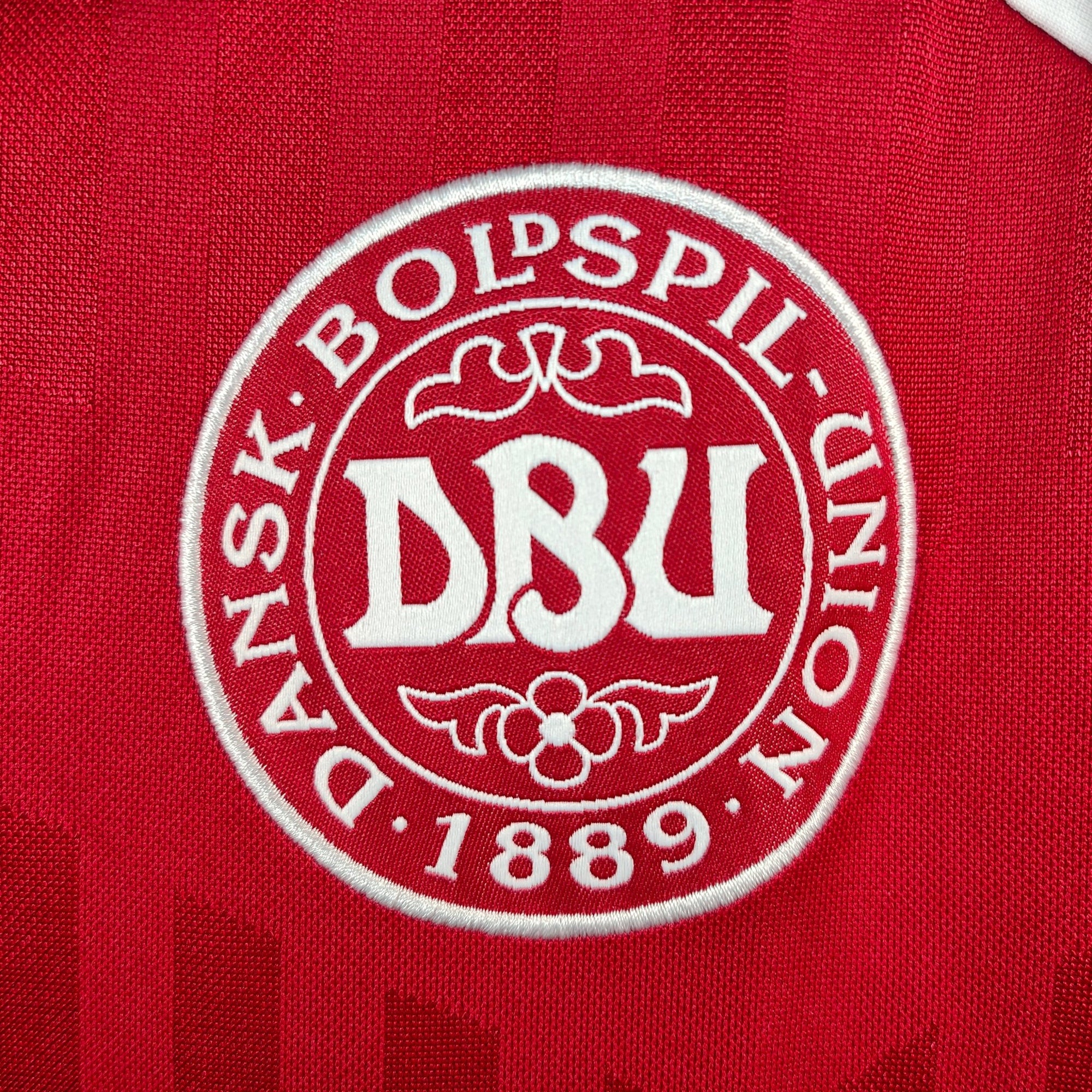 2012 - 13 Denmark Home Shirt - 9.5/10 - (M) - Eternal Pitch