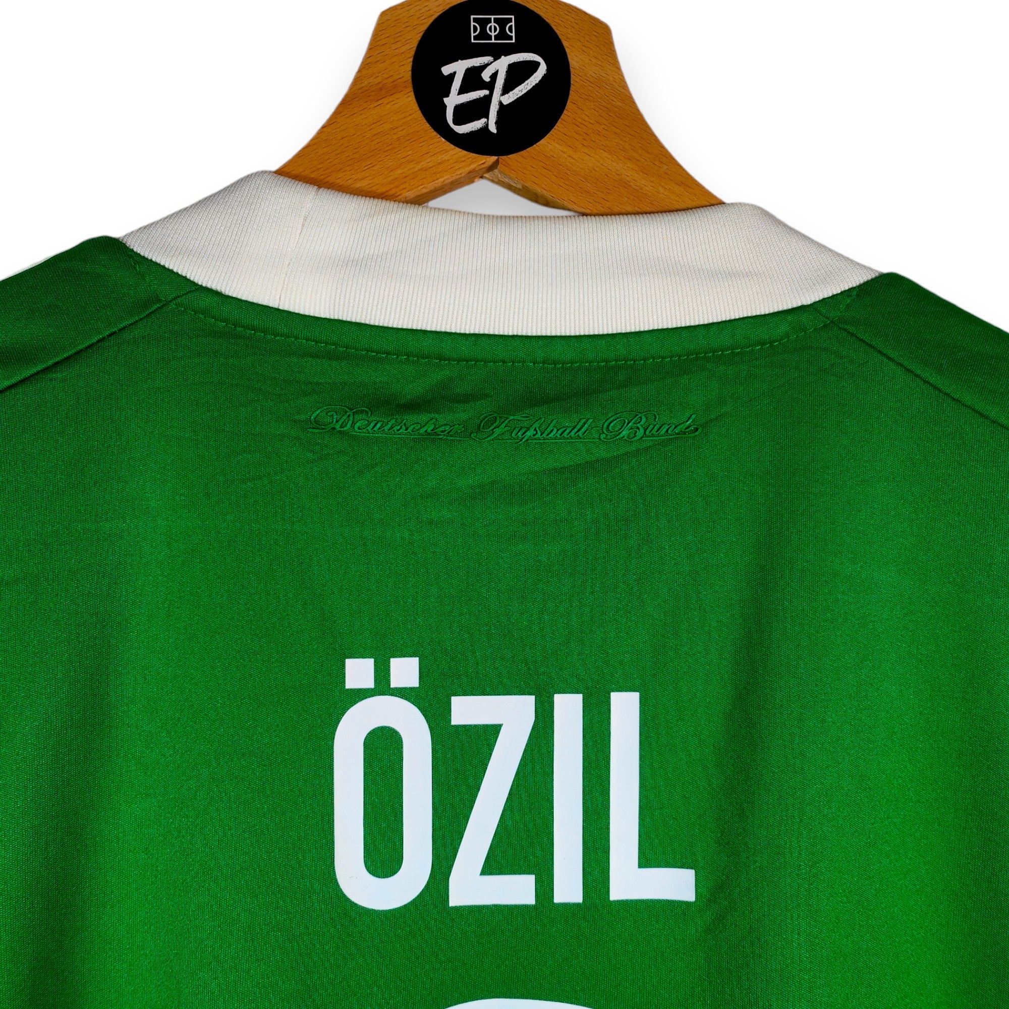 2012 - 13 Germany Away Shirt Özil 8 - 9/10 - (S) - Eternal Pitch