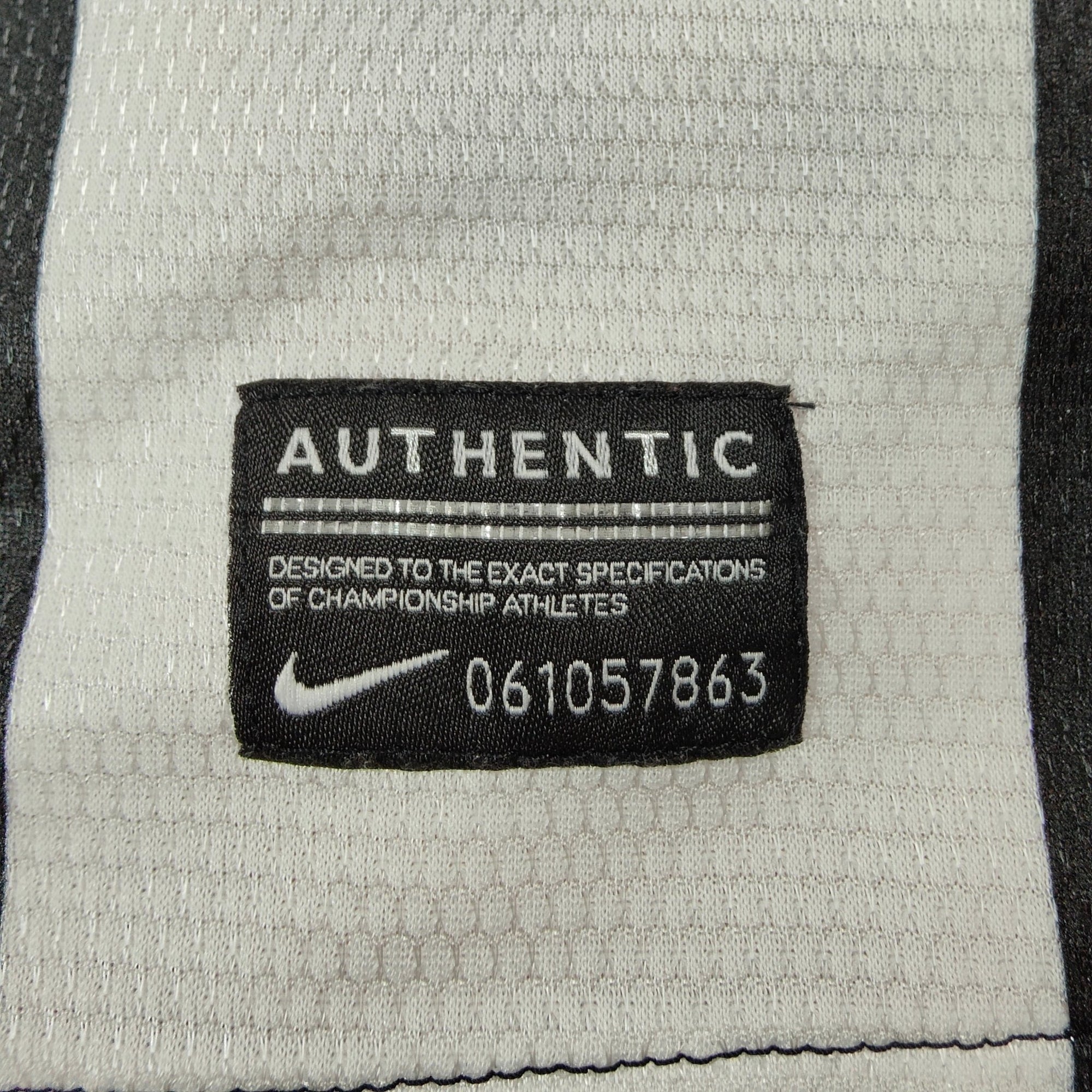 2012 - 13 Juventus Home Shirt Vidal 23 (M) - Eternal Pitch