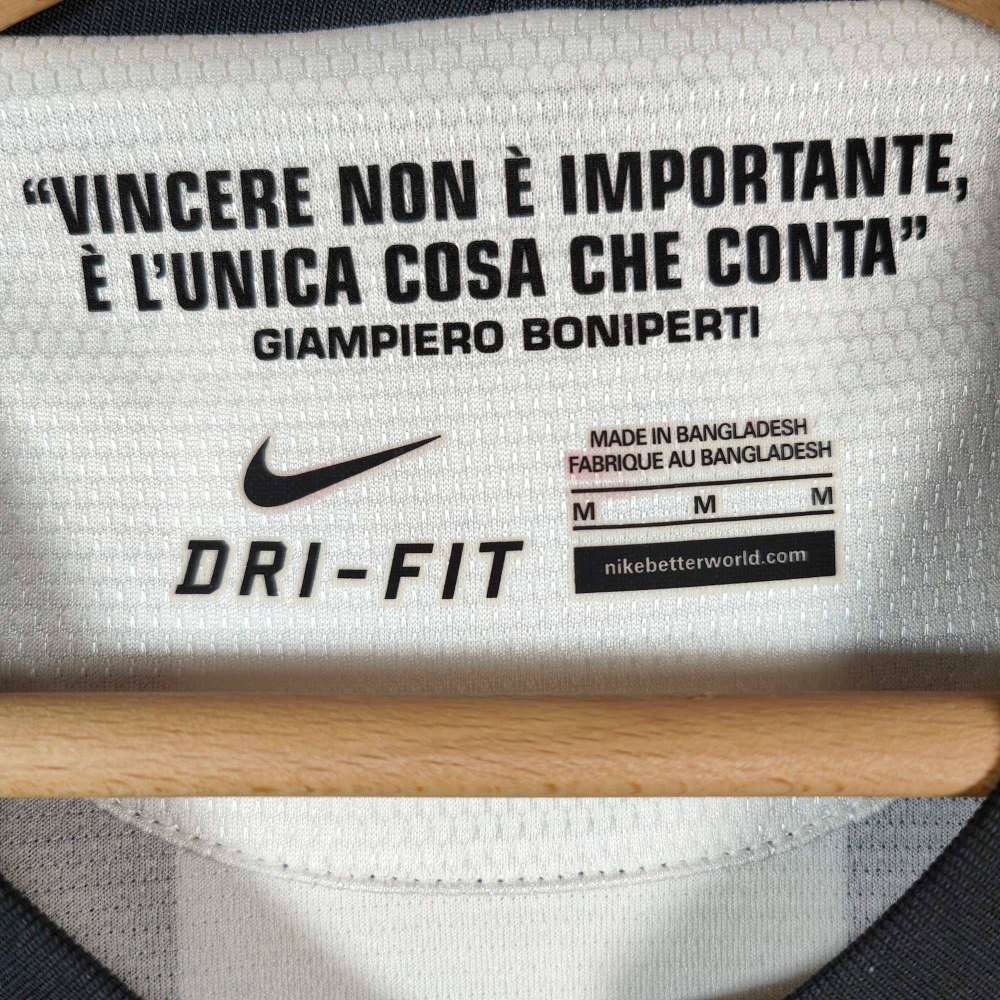 2012 - 13 Juventus Home Shirt Vidal 23 (M) - Eternal Pitch