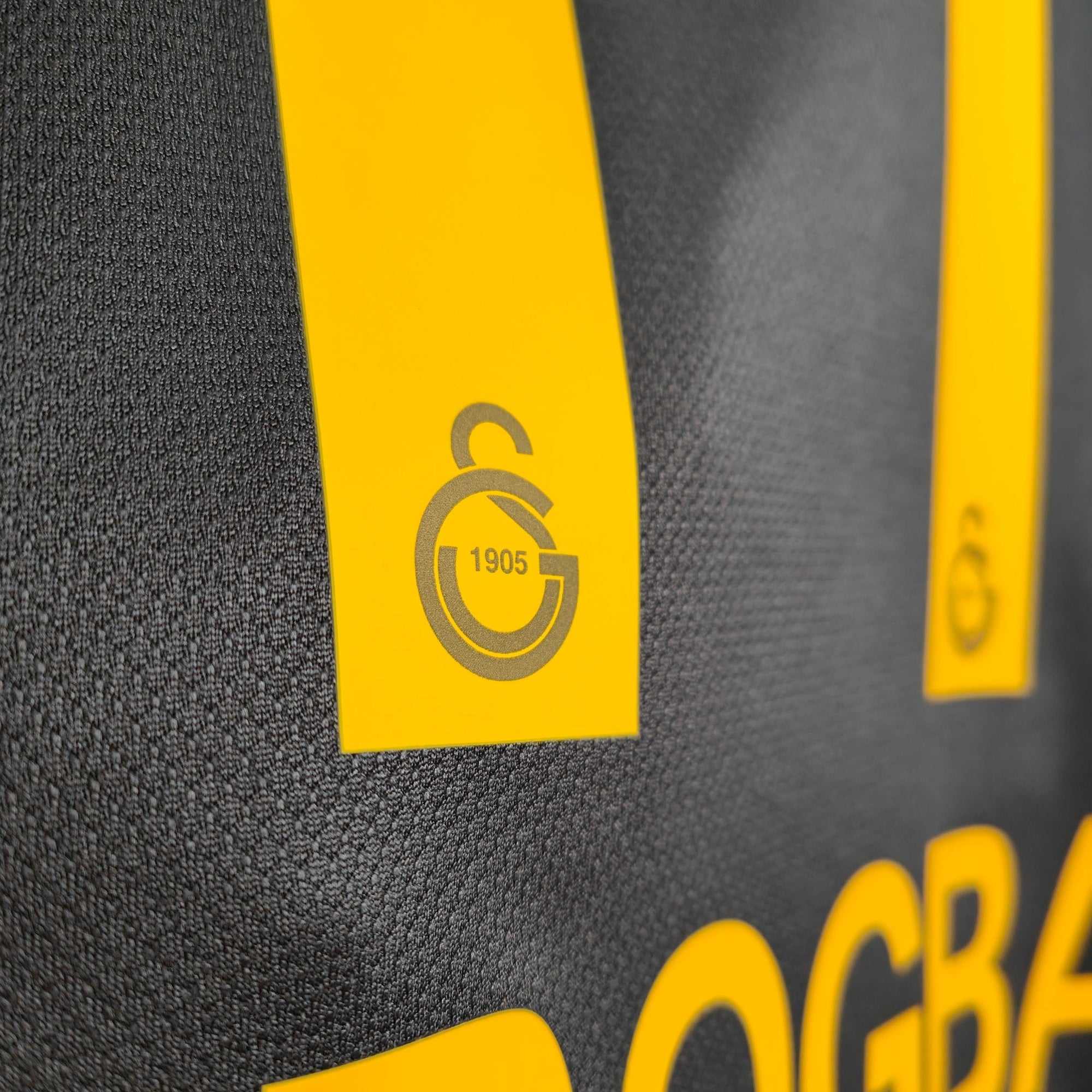 2013 - 14 Galatasaray Away Shirt Drogba 11 - 9.5/10 - (M) - Eternal Pitch