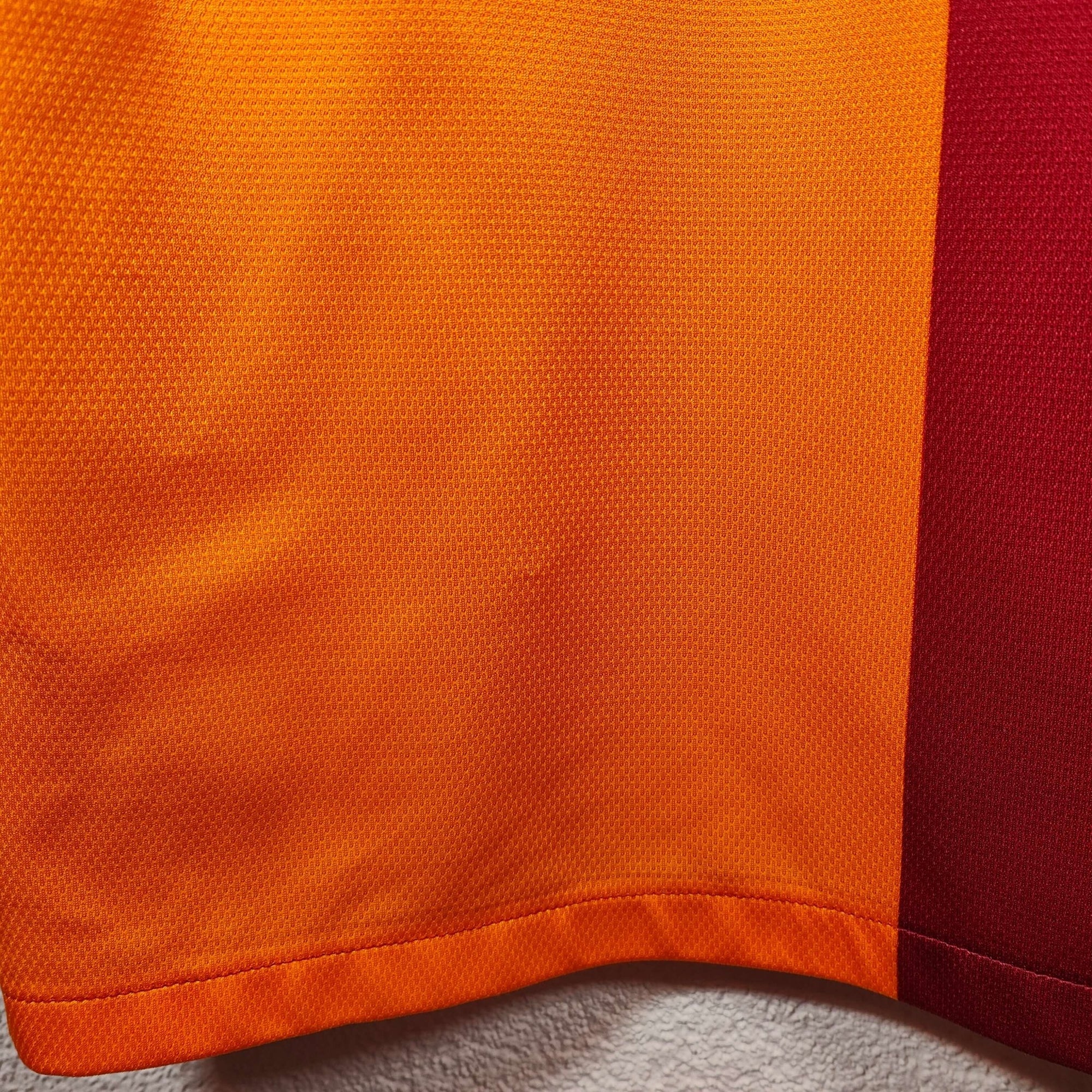 2013 - 14 Galatasaray Home Shirt Sneijder 10 - 9.5/10 - (S) - Eternal Pitch