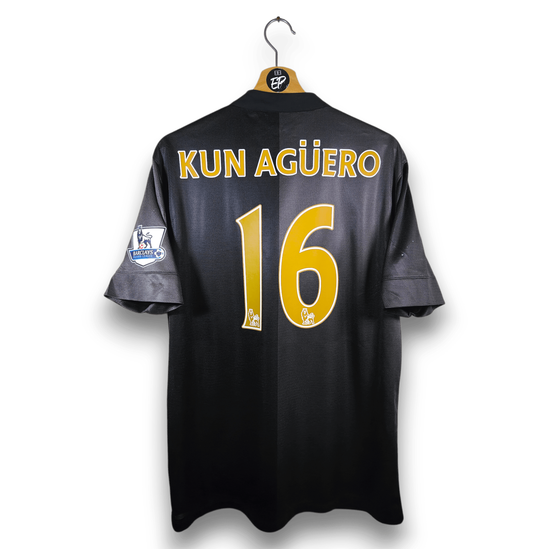 2013-14-manchester-city-away-