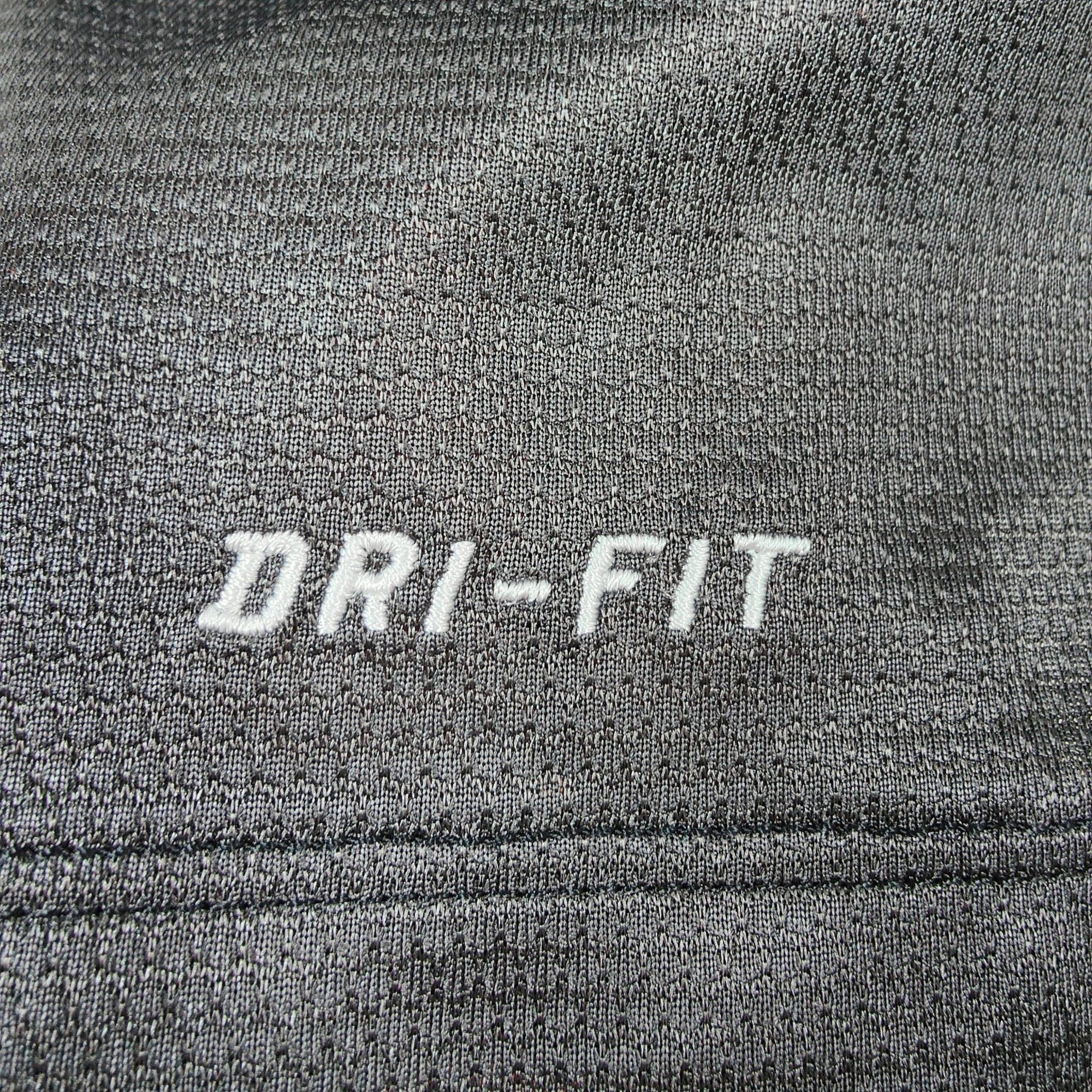 2013 - 14 Manchester City Away Shirt Kun Aguero 16 (L) - Eternal Pitch