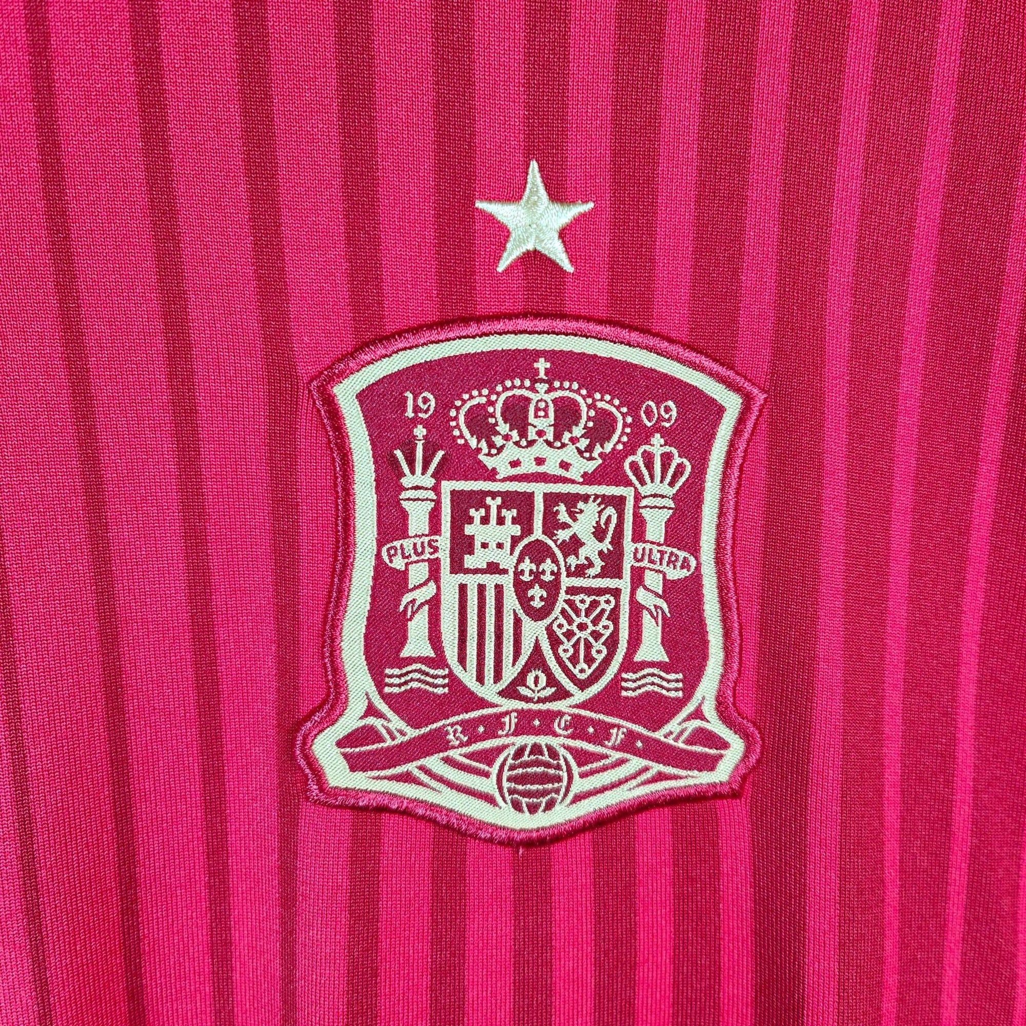 2013 - 15 Spain Home Shirt Iniesta 6 - 8/10 - (XL) - Eternal Pitch