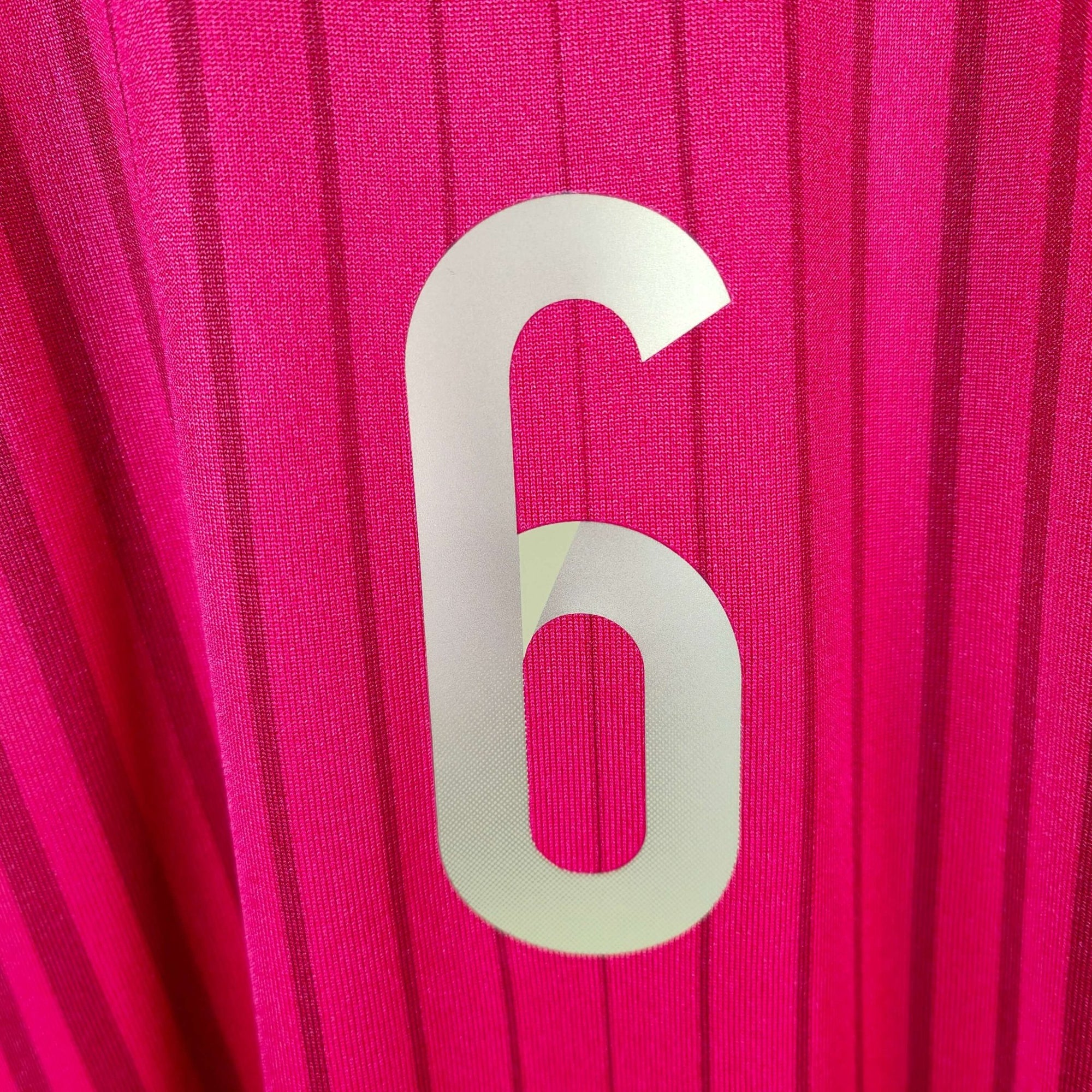 2013 - 15 Spain Home Shirt Iniesta 6 - 8/10 - (XL) - Eternal Pitch