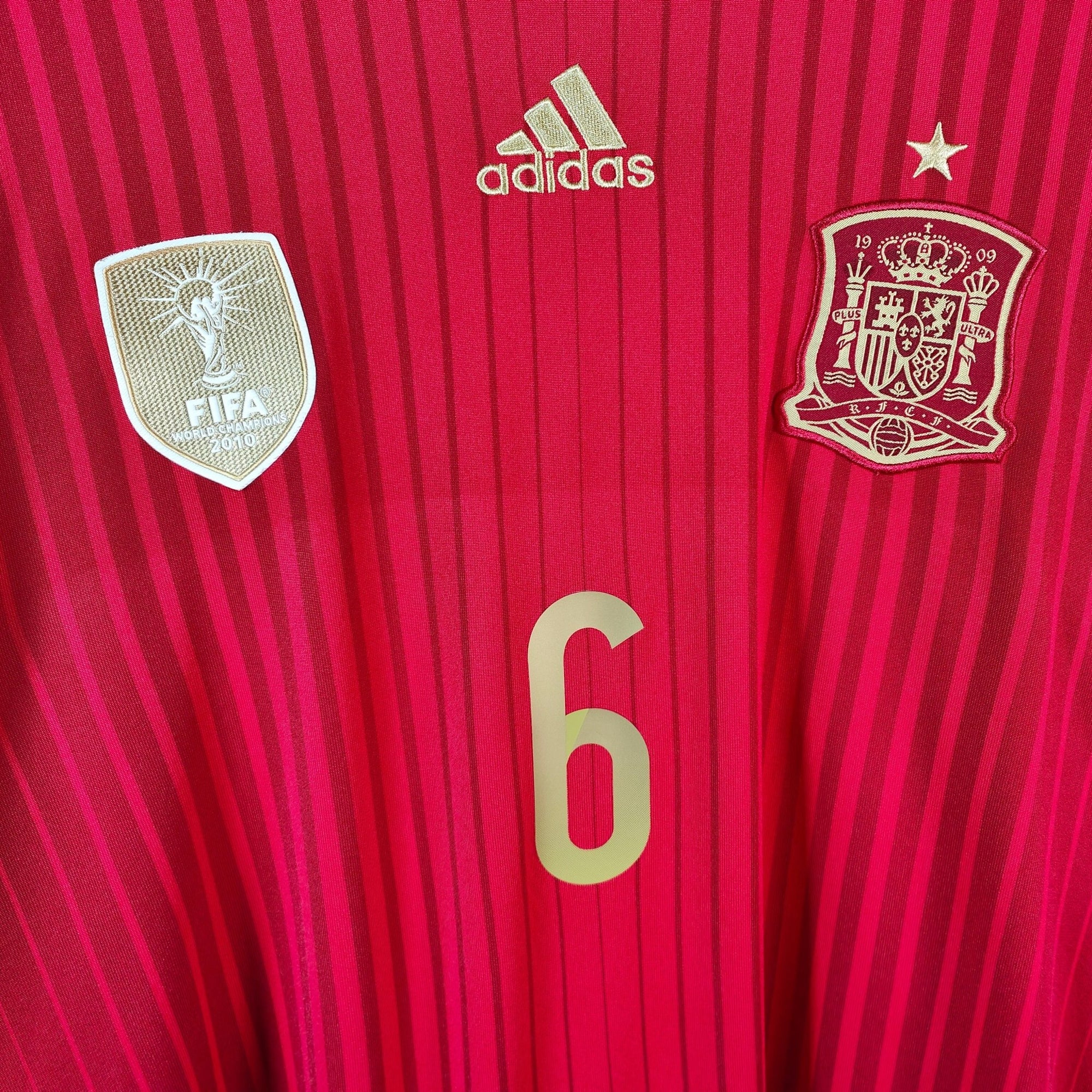 2013 - 15 Spain Home Shirt Iniesta 6 - 8/10 - (XL) - Eternal Pitch