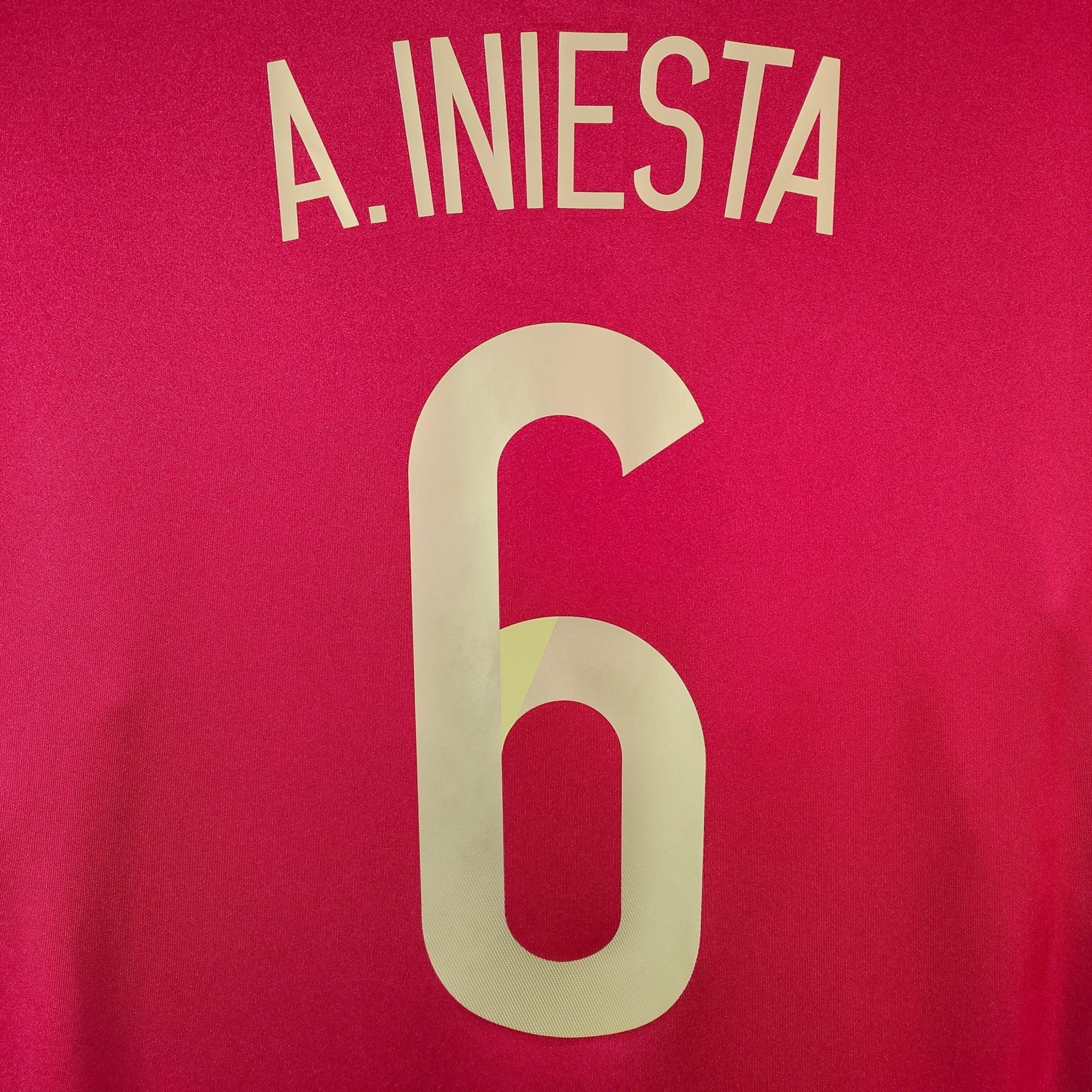 2013 - 15 Spain Home Shirt Iniesta 6 - 9.5/10 - (M) - Eternal Pitch