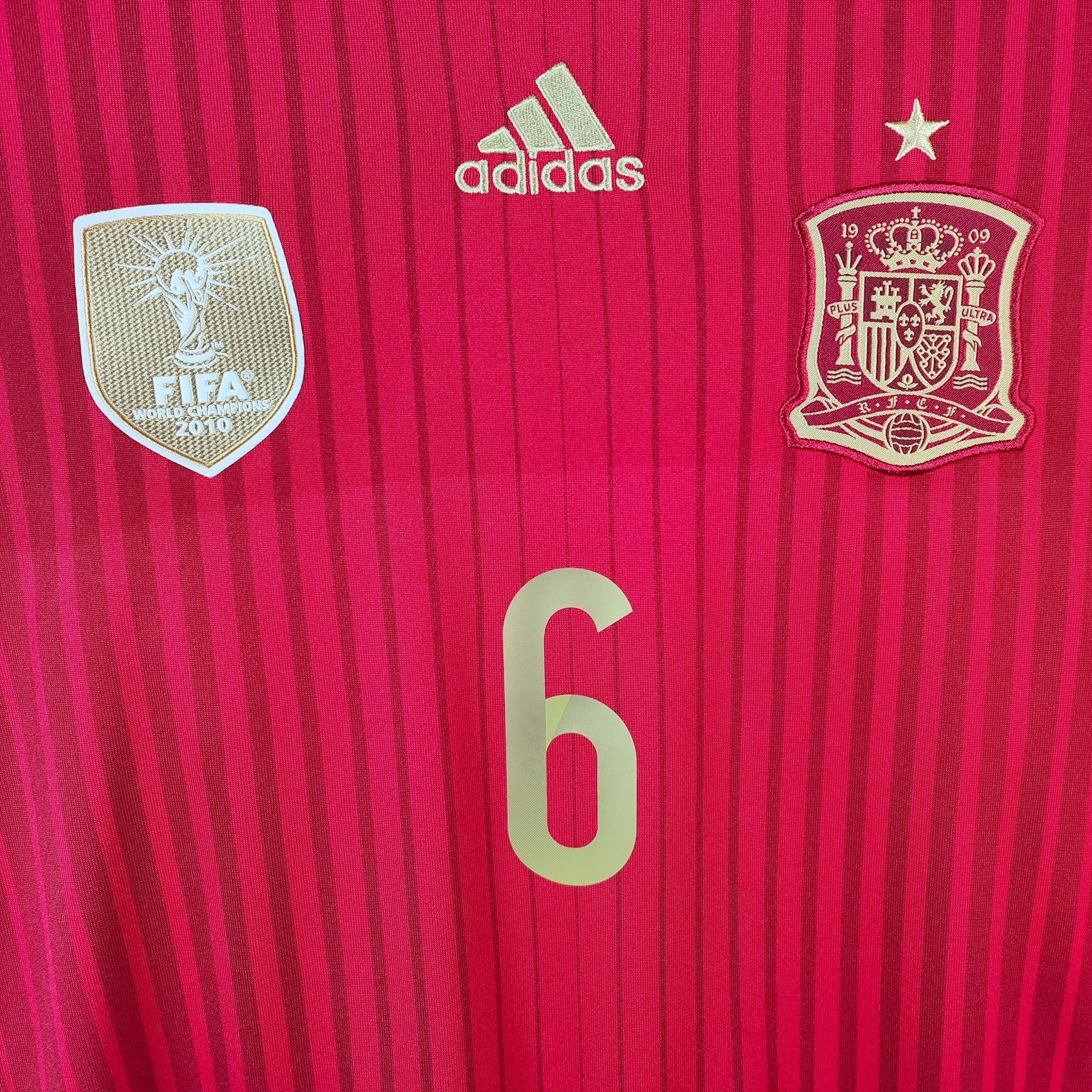 2013 - 15 Spain Home Shirt Iniesta 6 - 9.5/10 - (M) - Eternal Pitch