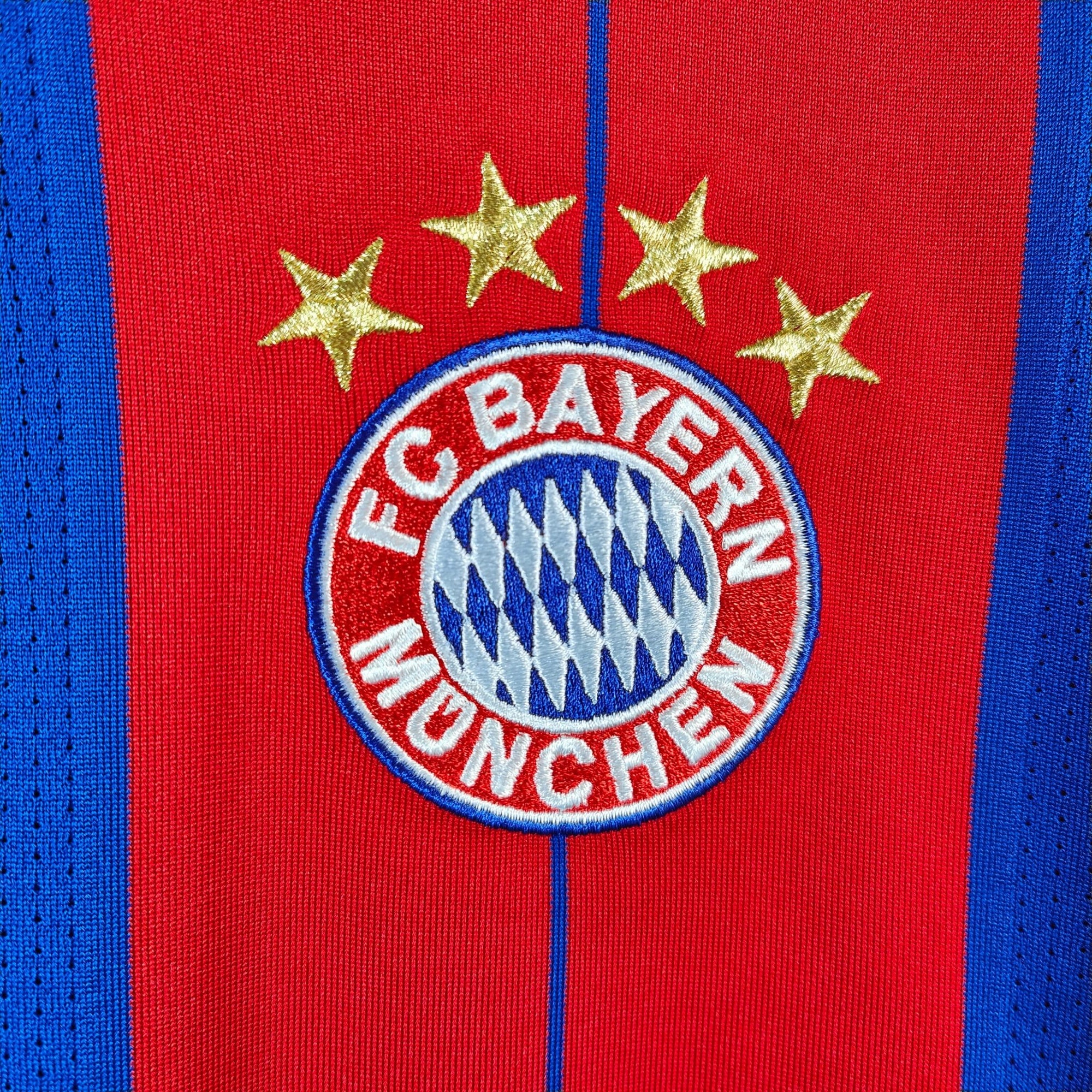 2014 - 15 Bayern Munich Home Shirt Shaqiri 11 - 9.5/10 - (XL) - Eternal Pitch