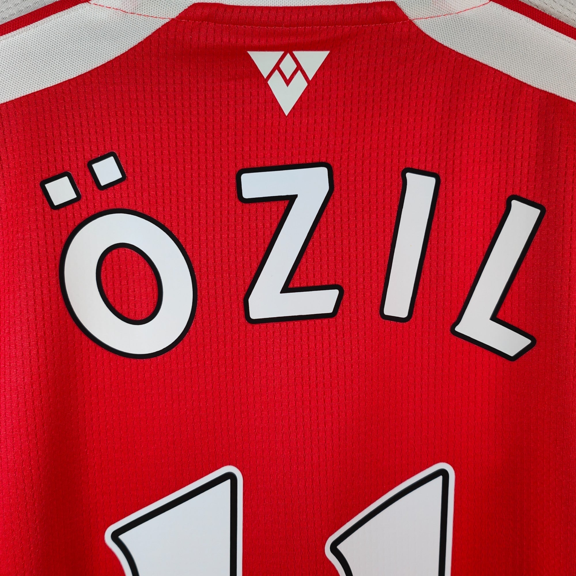 2015 - 16 Arsenal Home Shirt Ozil 11 (M) - Eternal Pitch