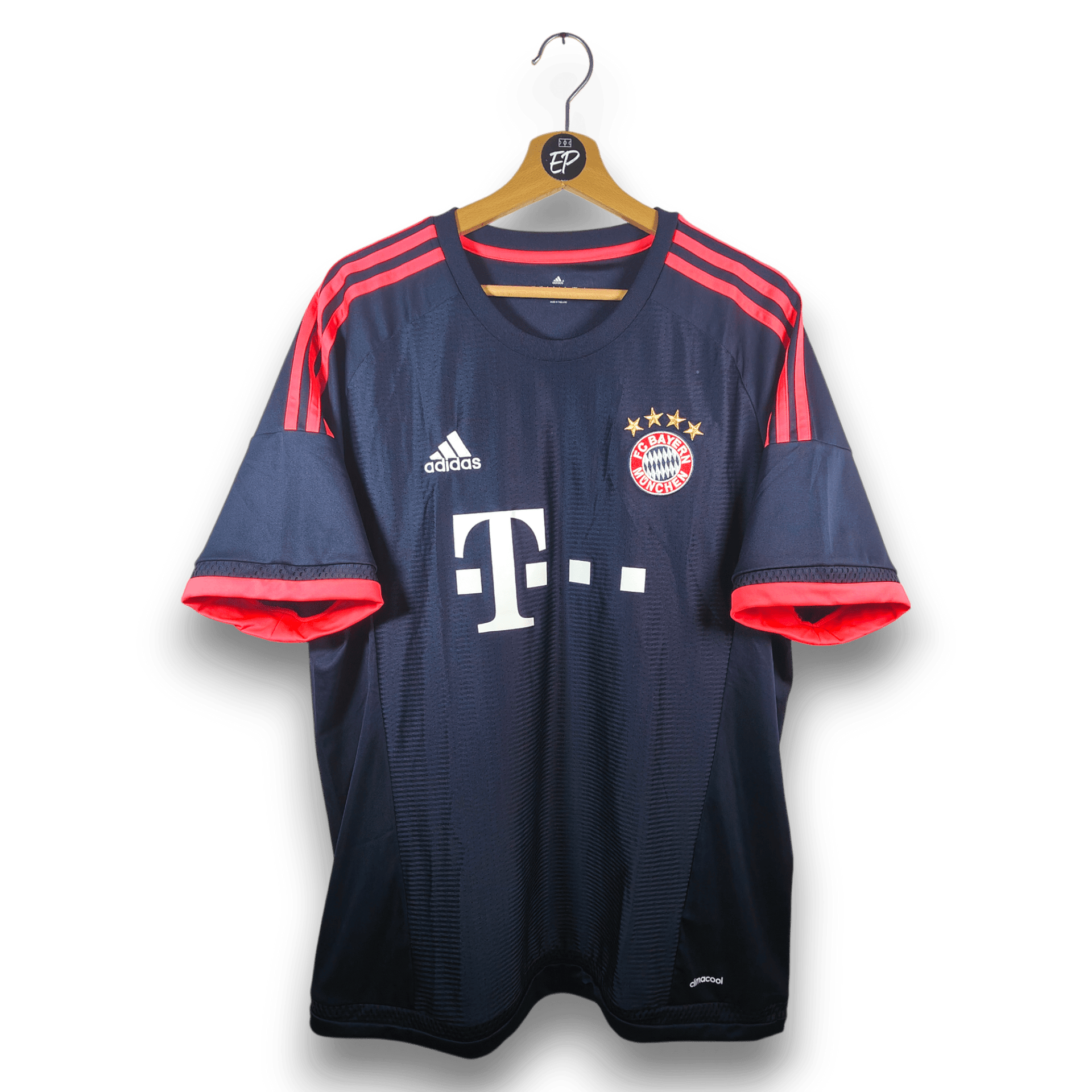 2015-16-bayern-munich-third-