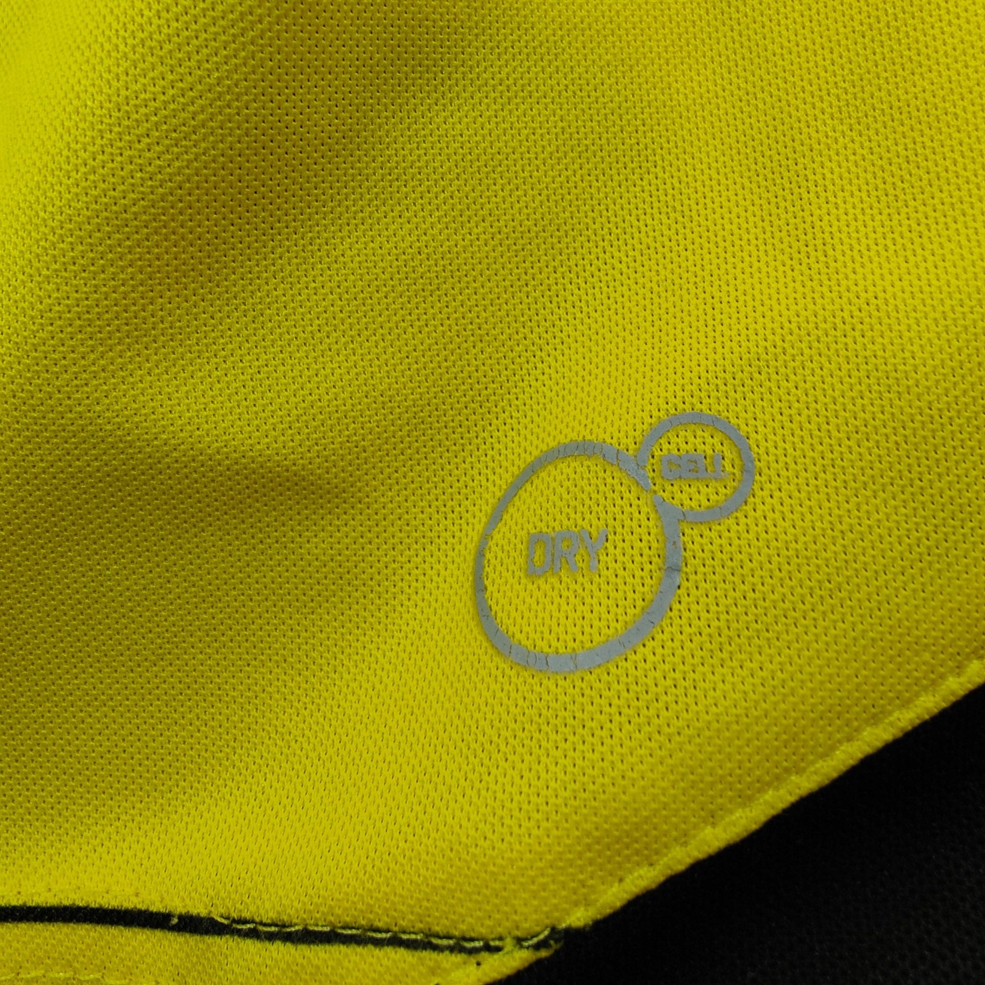 2015 - 16 Dortmund Home Shirt Aubameyang 17 (L) - Eternal Pitch