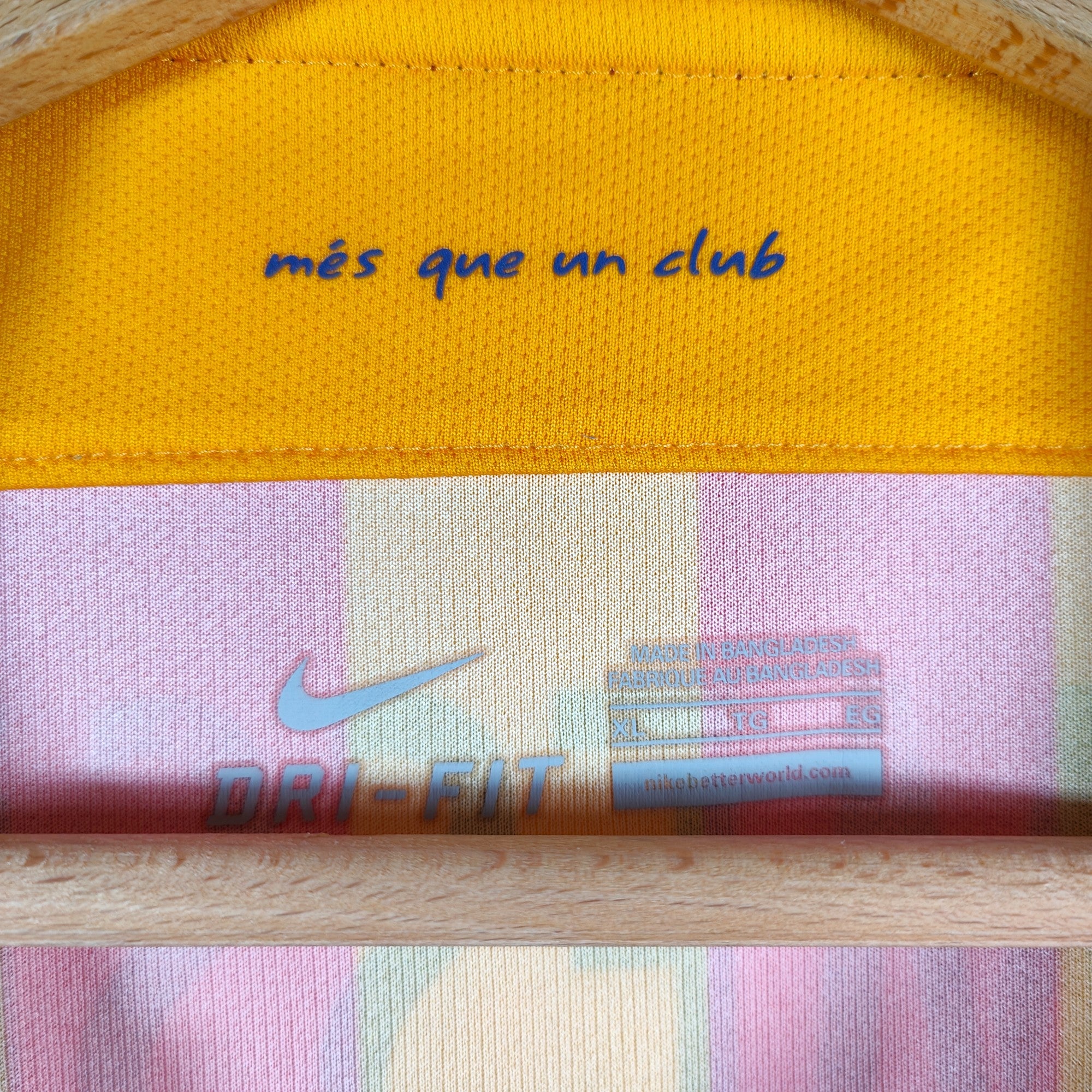 2015 - 16 FC Barcelona Away Shirt Messi 10 (XL) - Eternal Pitch