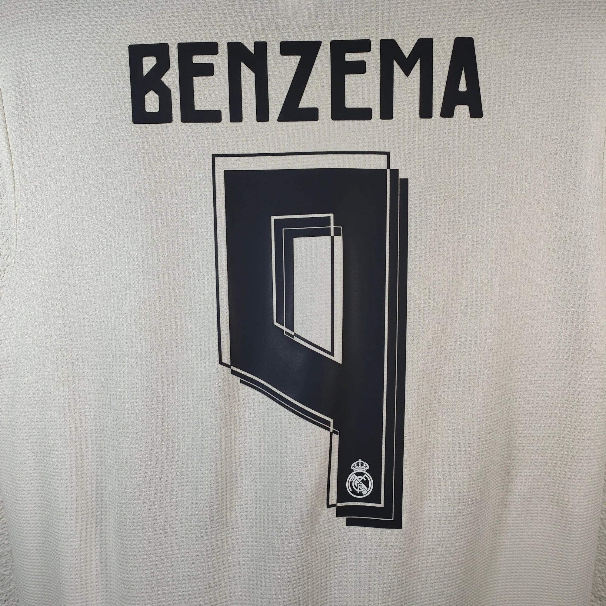 2015 - 16 Real Madrid Home Shirt Benzema 9 - 8/10 - (M) - Eternal Pitch