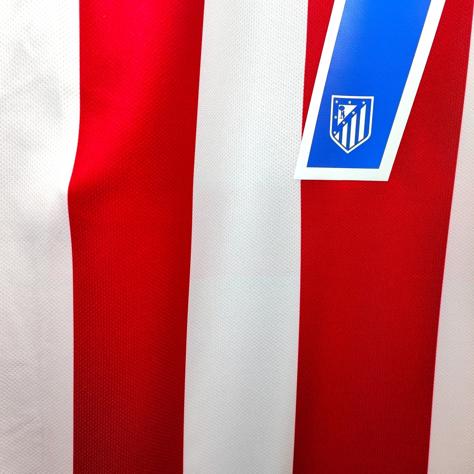 2016 - 17 Atletico Madrid Home Shirt Griezmann 7 (L) - Eternal Pitch