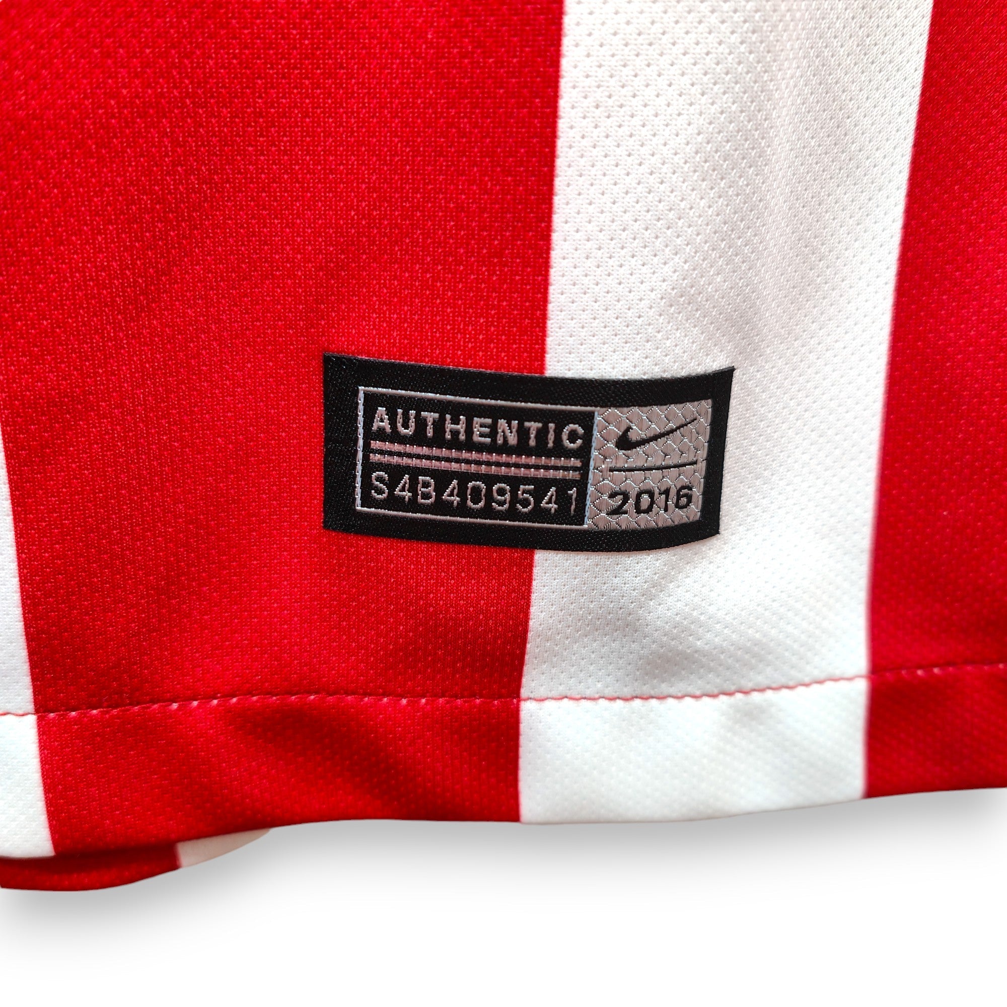 2016 - 17 Atletico Madrid Home Shirt Griezmann 7 (L) - Eternal Pitch