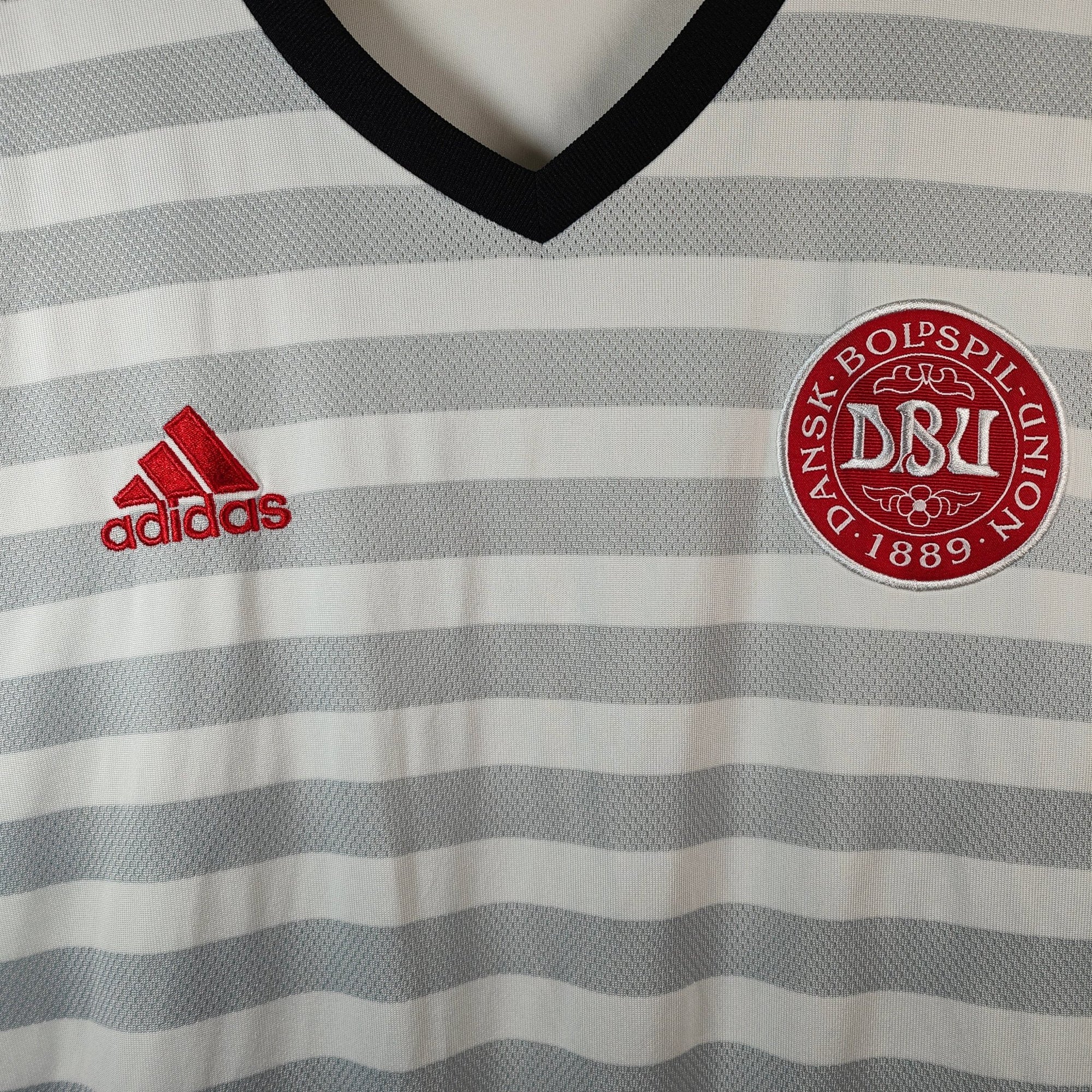 2016 - 17 Denmark Away Shirt - 9.5/10 - (L) - Eternal Pitch