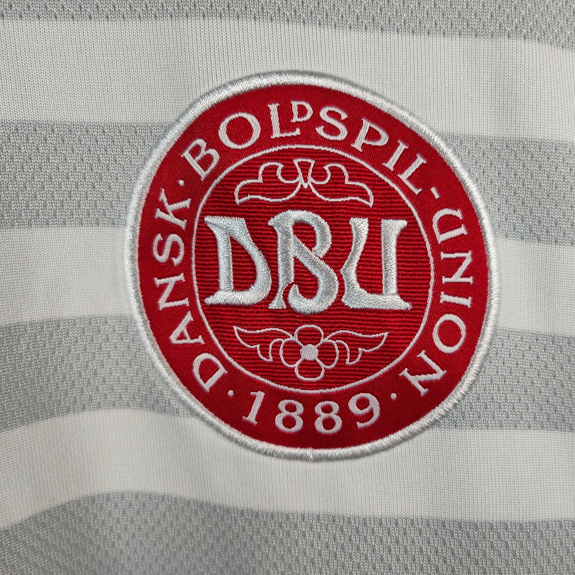 2016 - 17 Denmark Away Shirt - 9.5/10 - (L) - Eternal Pitch