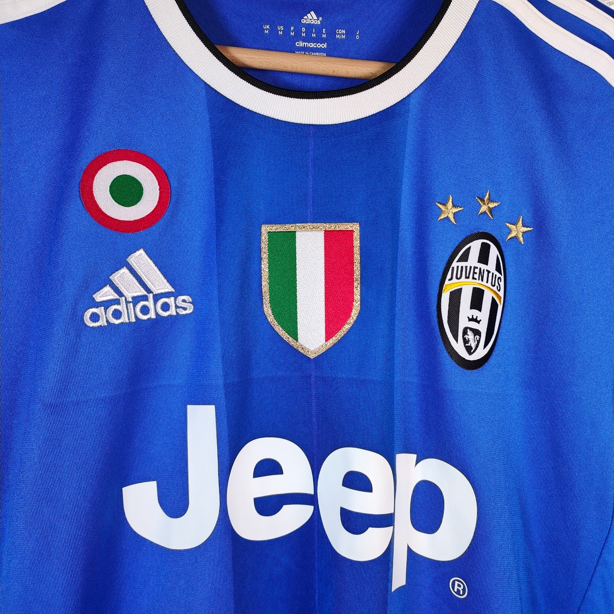 2016 - 17 Juventus Away Shirt Bonucci 19 (M) - Eternal Pitch