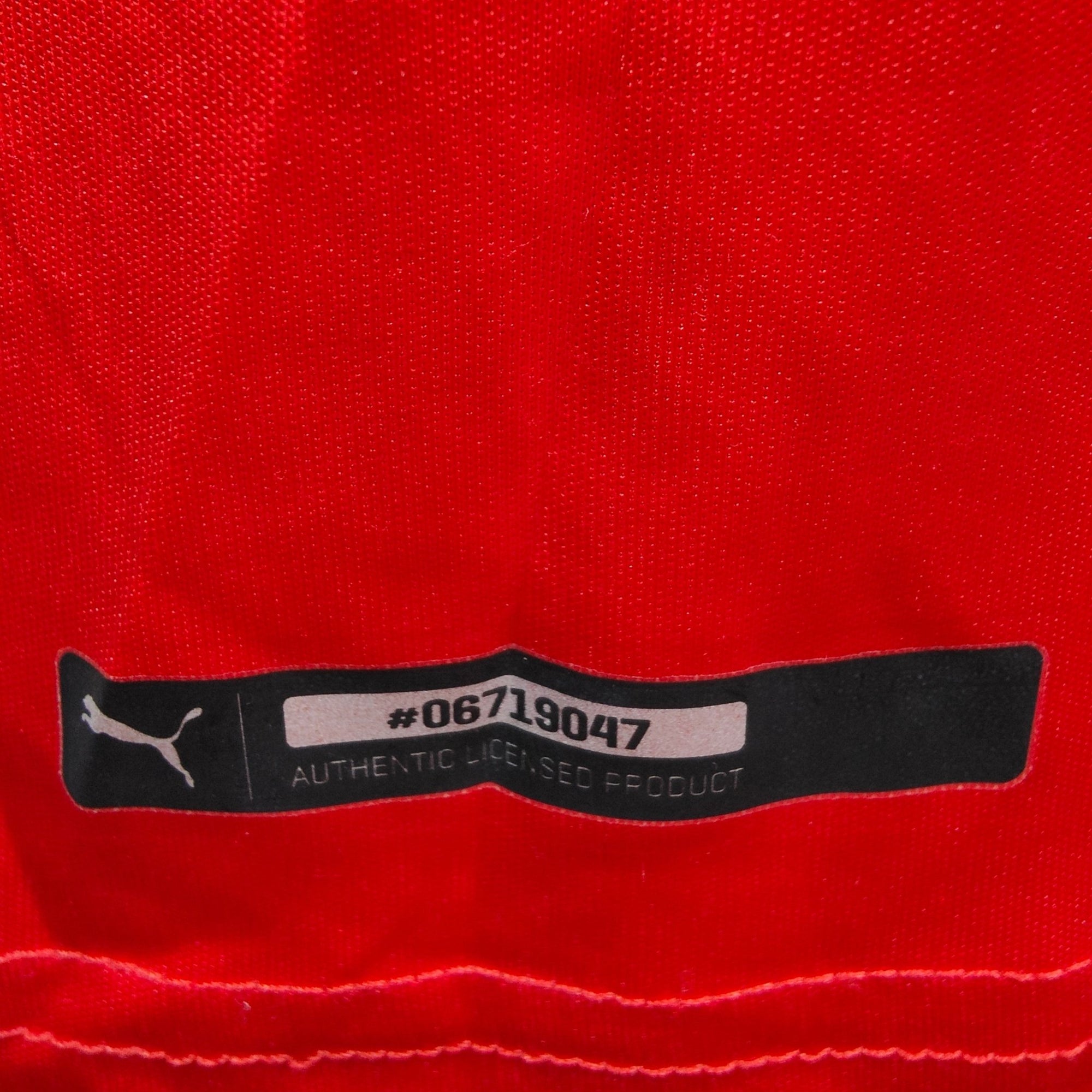 2016 - 17 Switzerland Home Shirt Behrami 11 (L) - Eternal Pitch