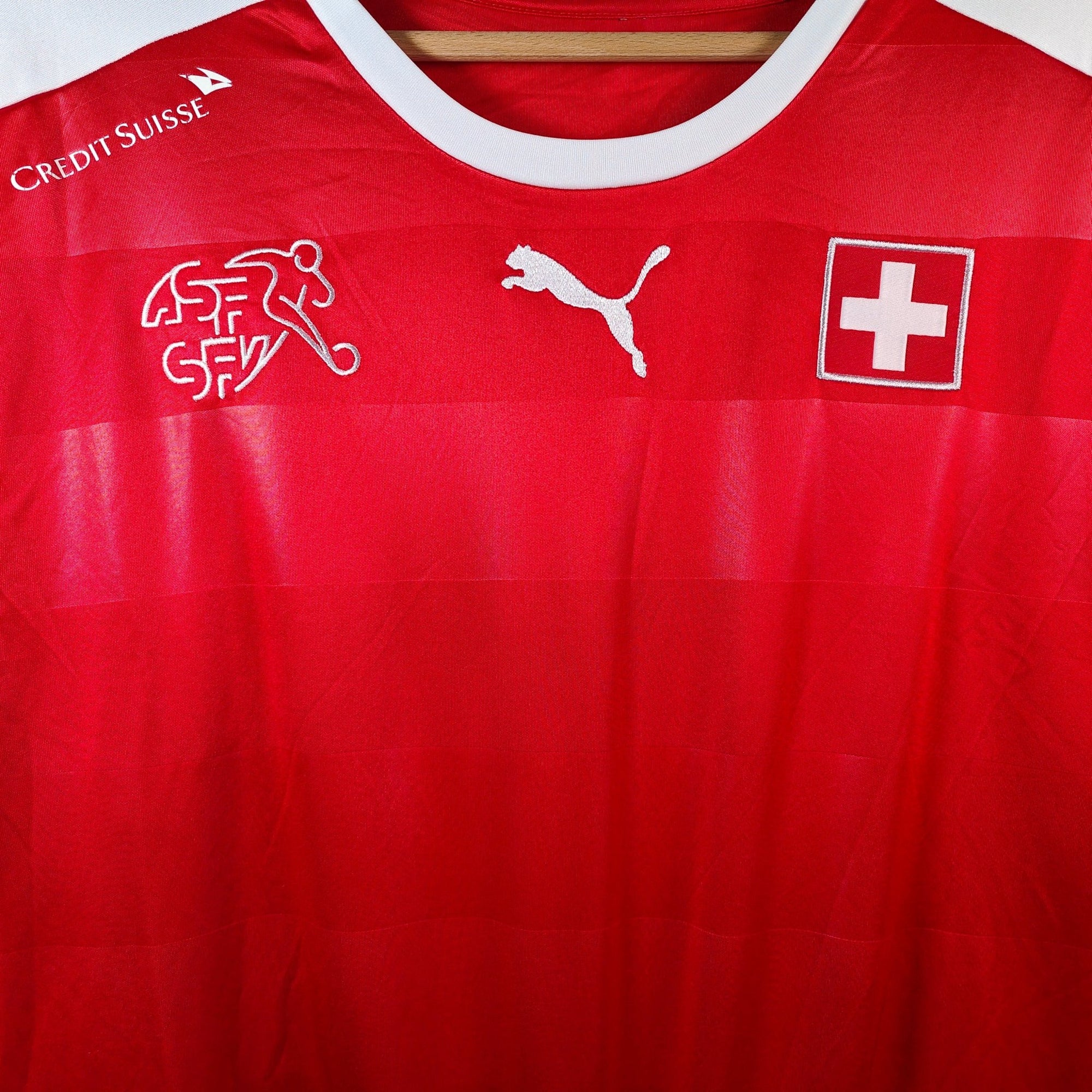 2016 - 17 Switzerland Home Shirt (L) - Eternal Pitch