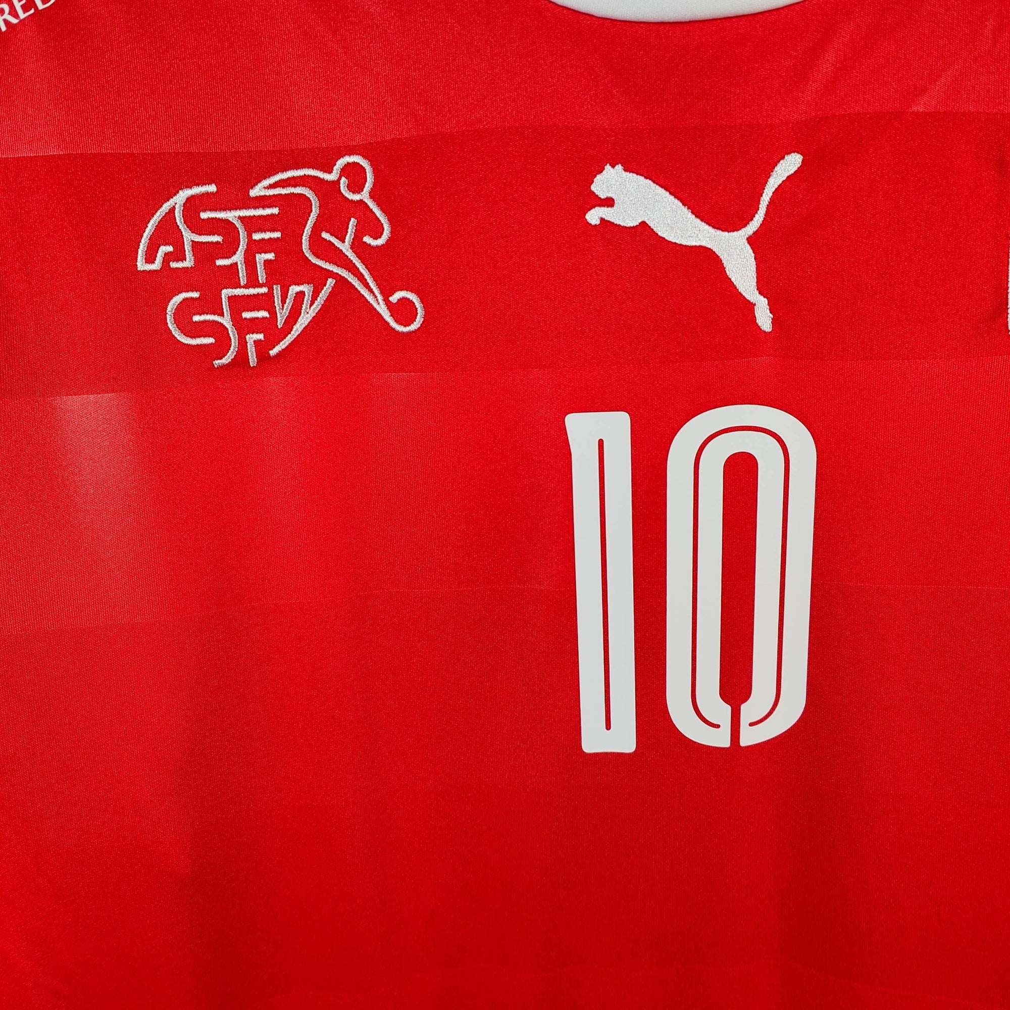 2016 - 17 Switzerland Home Shirt Xhaka 10 - 9/10 - (L) - Eternal Pitch