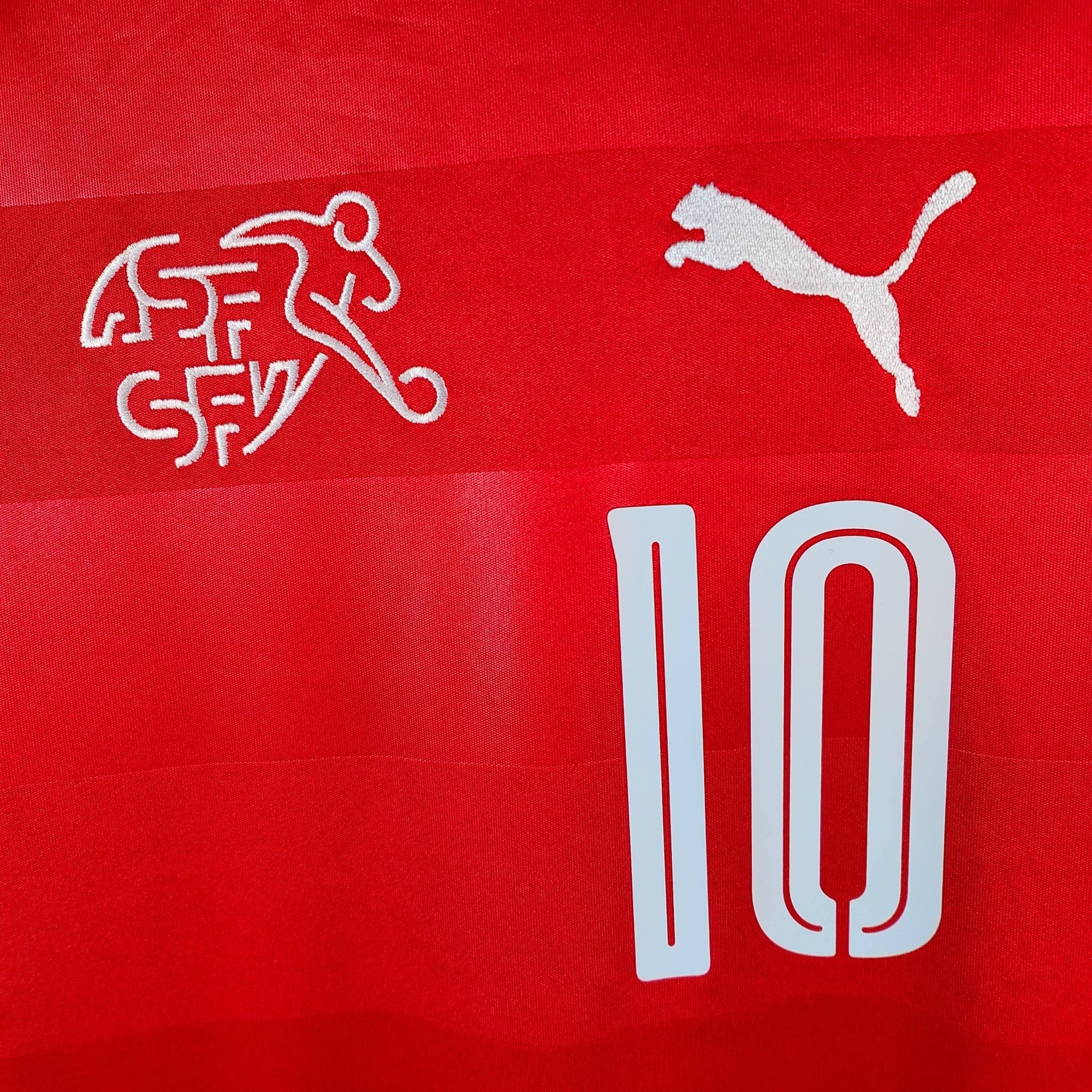 2016 - 17 Switzerland Home Shirt Xhaka 10 - 9/10 - (M) - Eternal Pitch