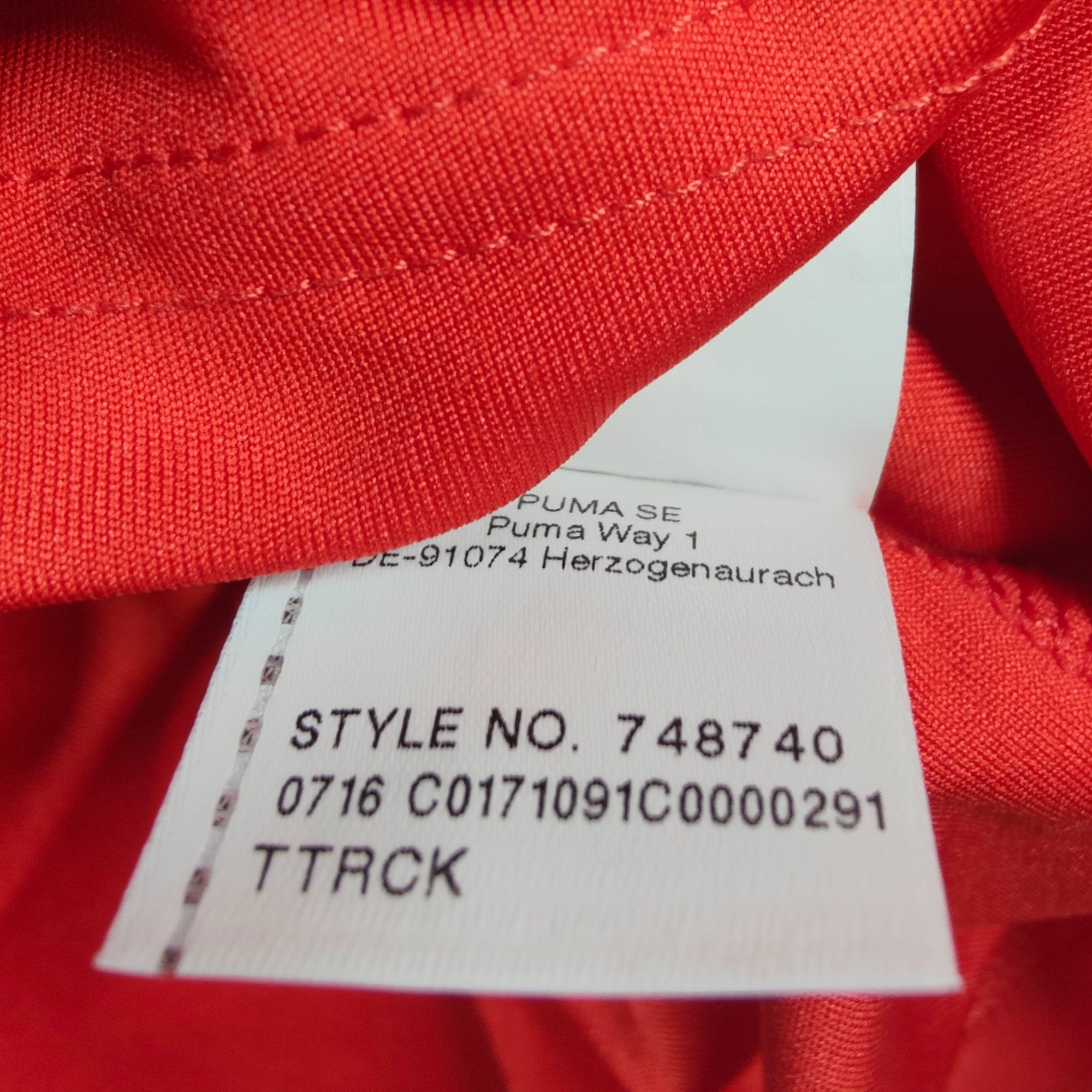 2016 - 17 Switzerland Home Shirt Xhaka 10 (M) - Eternal Pitch