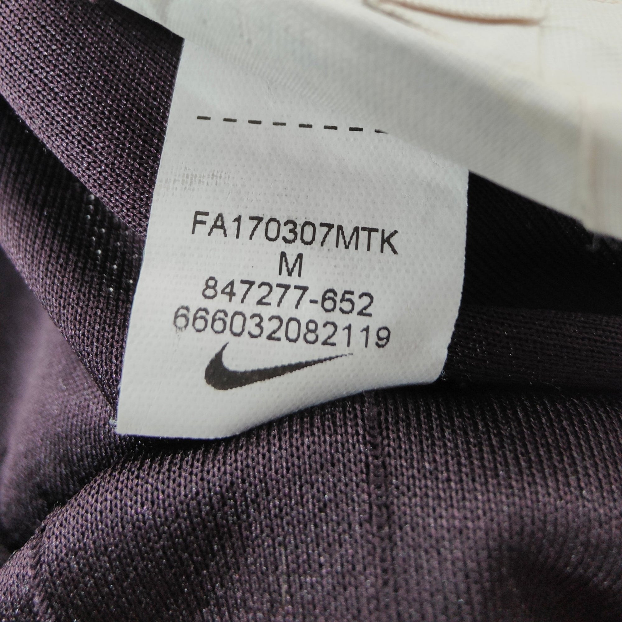 2017 - 18 Galatasaray Third Shirt (M) - Eternal Pitch