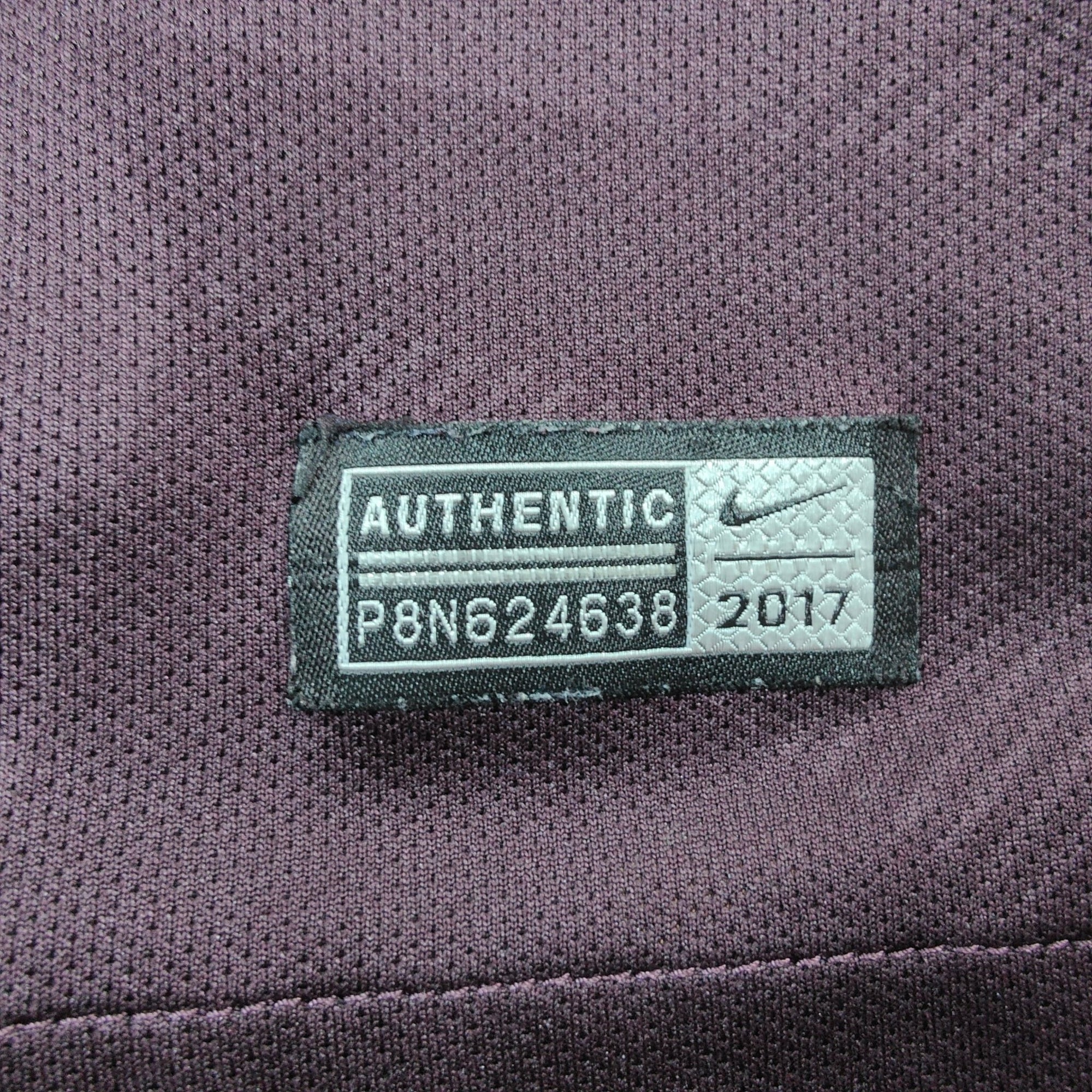 2017 - 18 Galatasaray Third Shirt (M) - Eternal Pitch