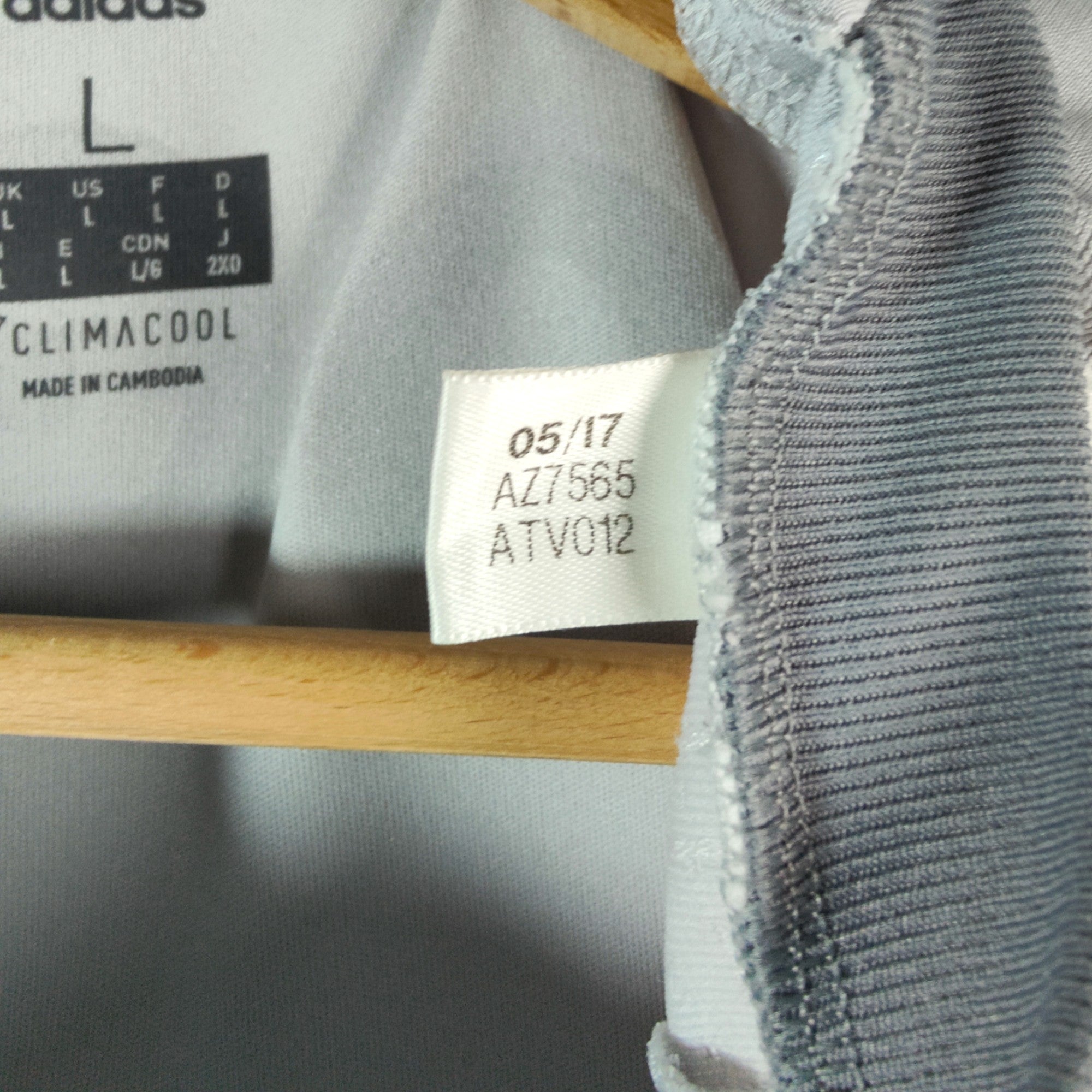 2017 - 18 Manchester United Third Shirt Pogba 6 (L) - Eternal Pitch