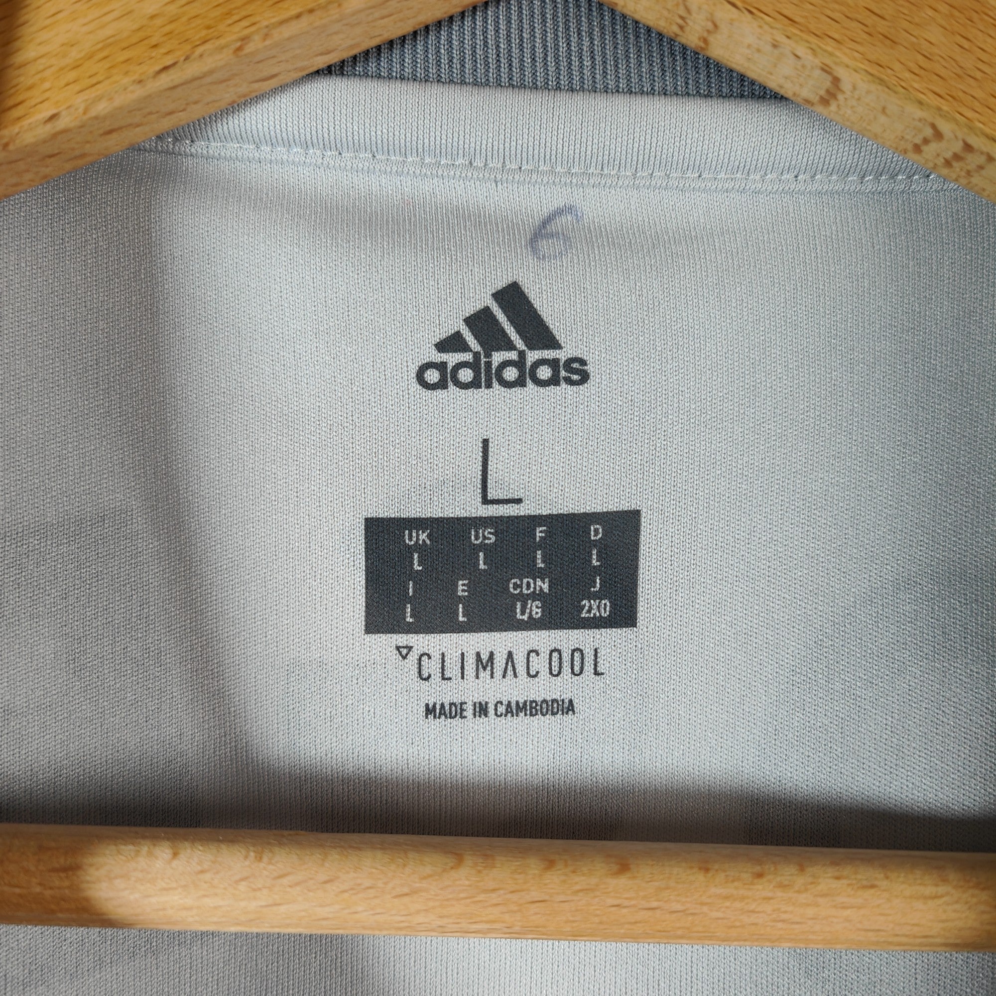 2017 - 18 Manchester United Third Shirt Pogba 6 (L) - Eternal Pitch