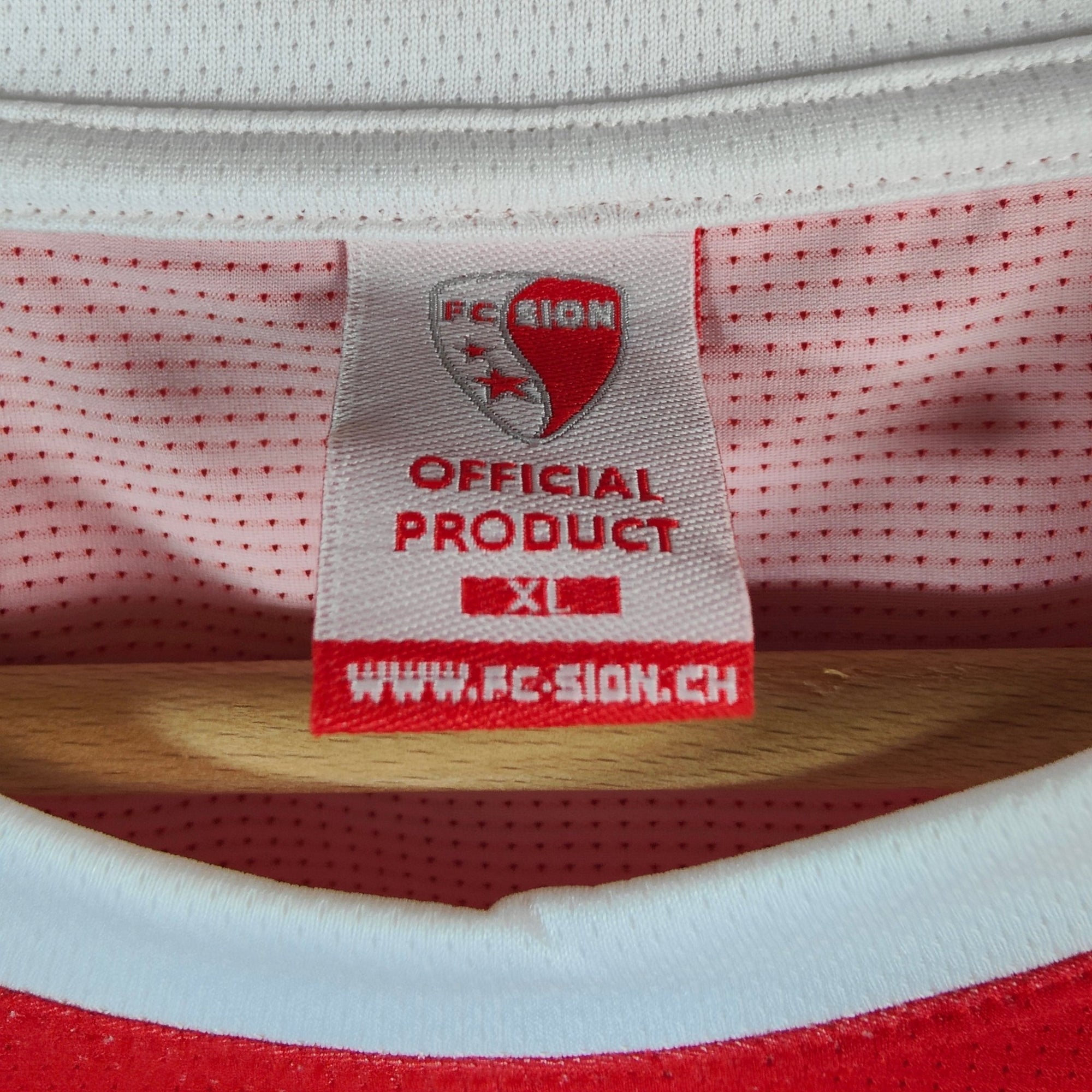 2017 - 18 Match Issue FC Sion Away Shirt Mboyo 9 - 9.5/10 - (XL) - Eternal Pitch