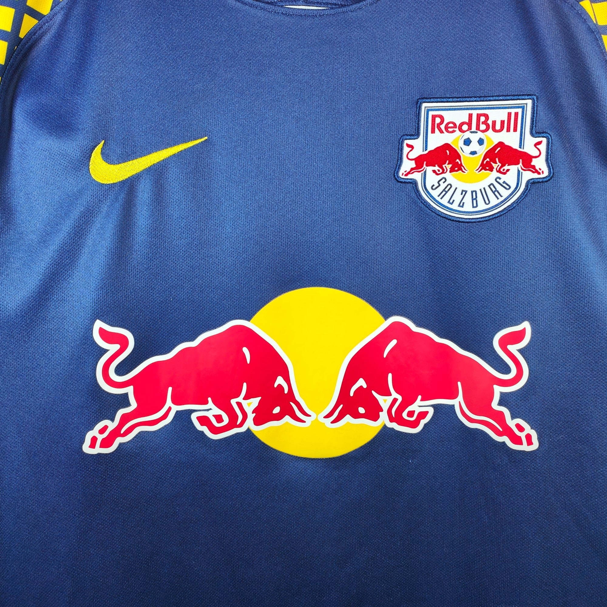 2017 - 18 Red Bull Salzburg Away Shirt - 9.5/10 - (L) - Eternal Pitch